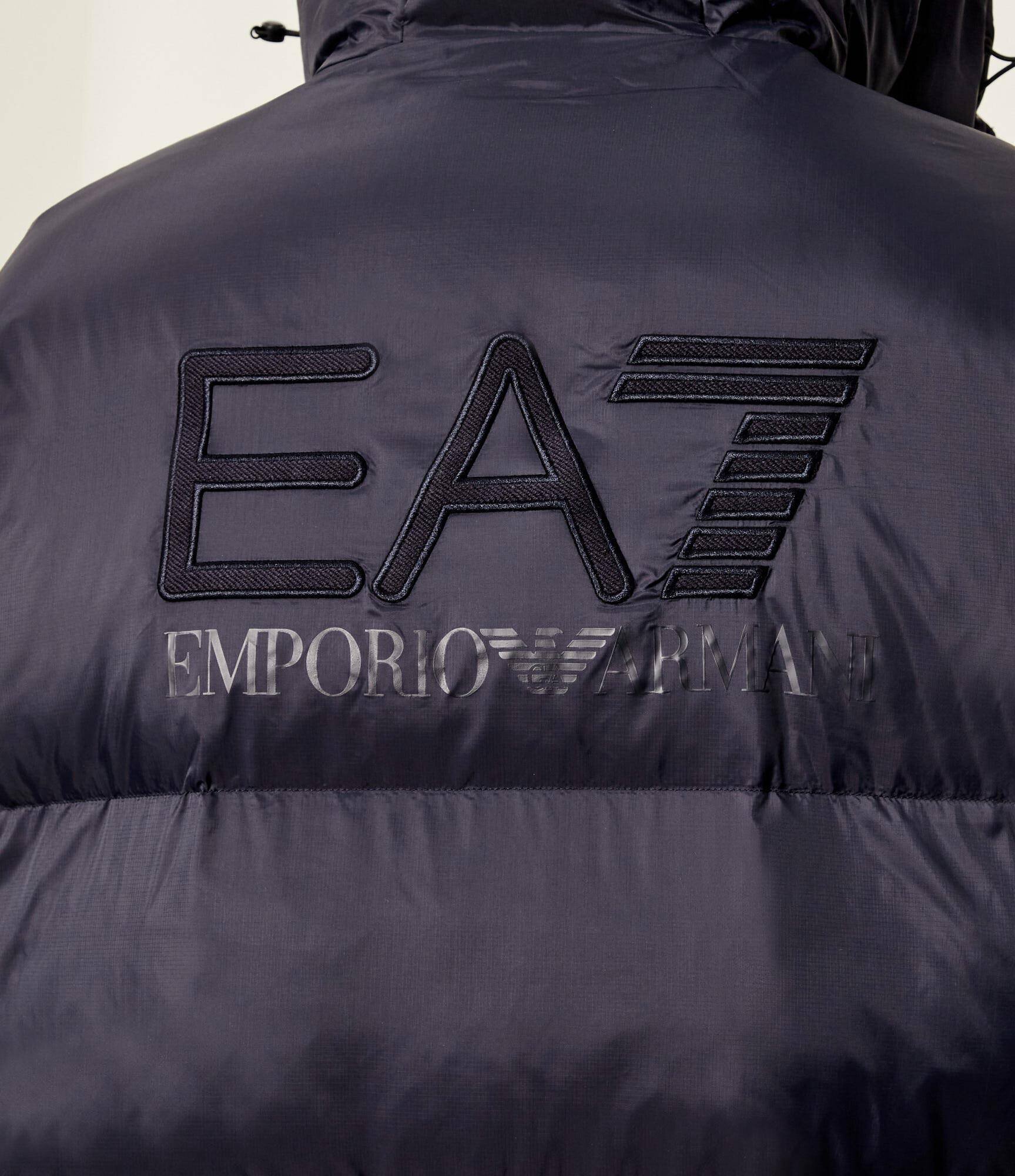 EA7 Palton
