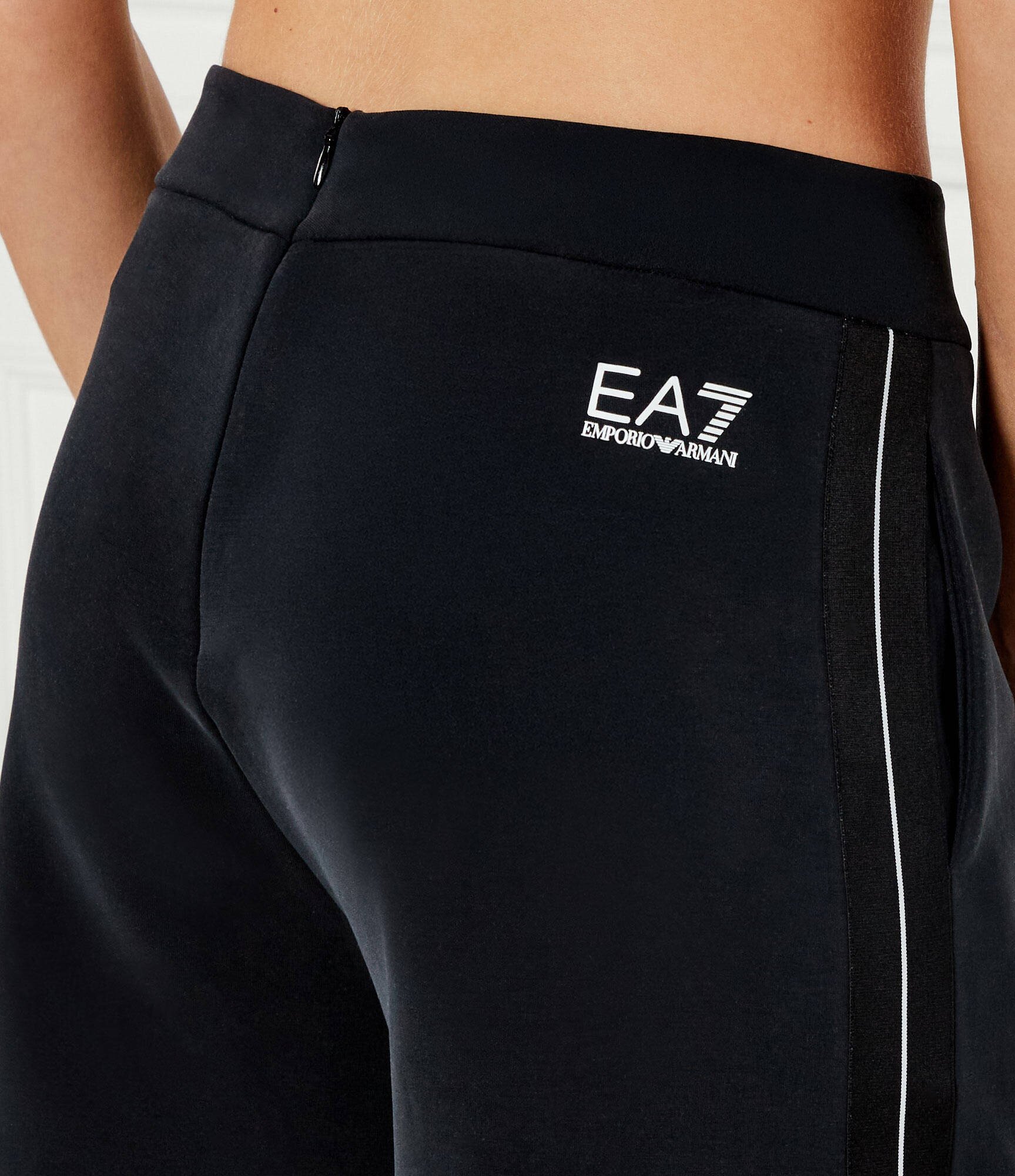 EA7 Pantaloni scurți | Regular Fit