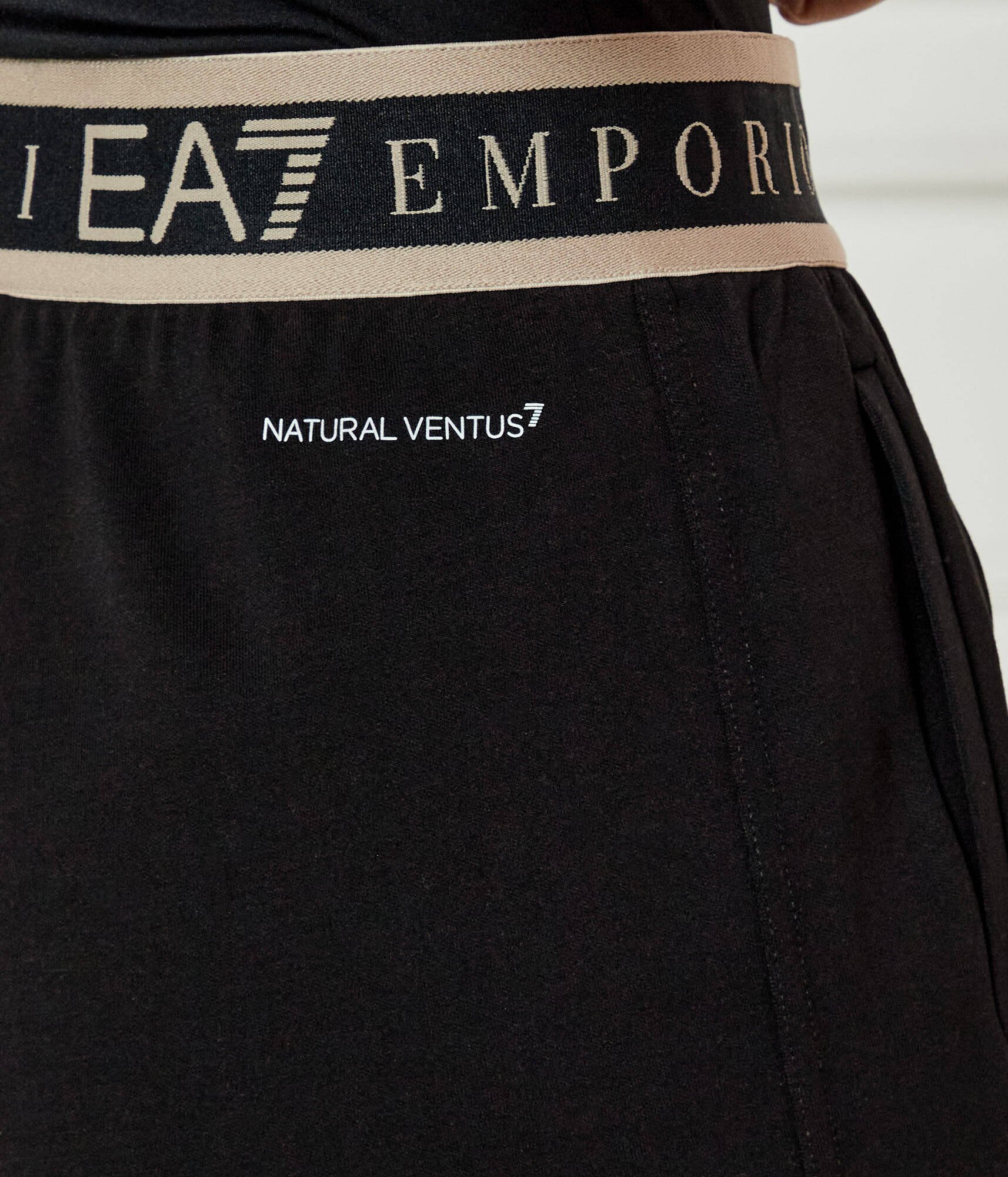 EA7 Pantaloni scurți | regular fit
