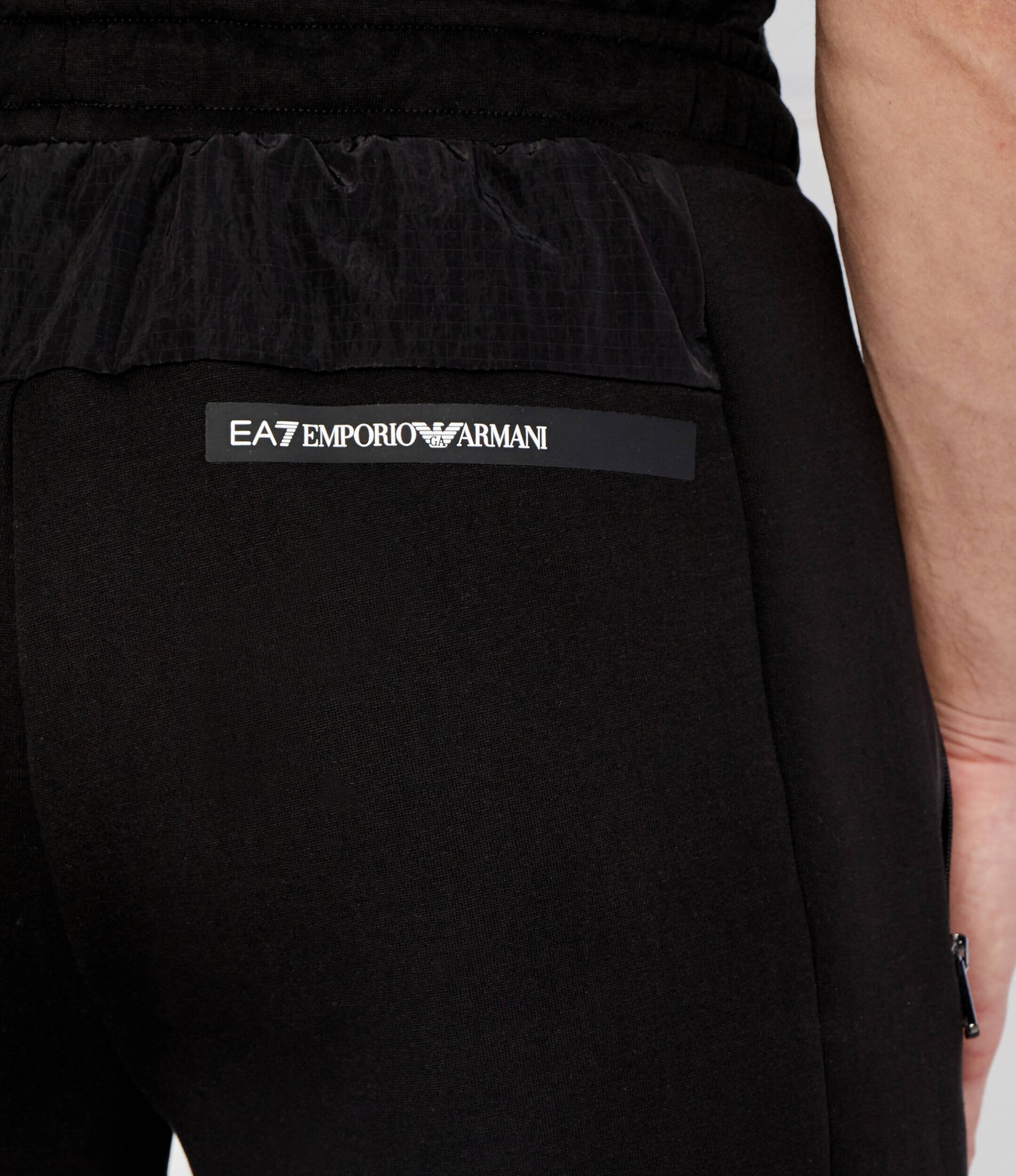 EA7 Pantaloni scurți | Regular Fit