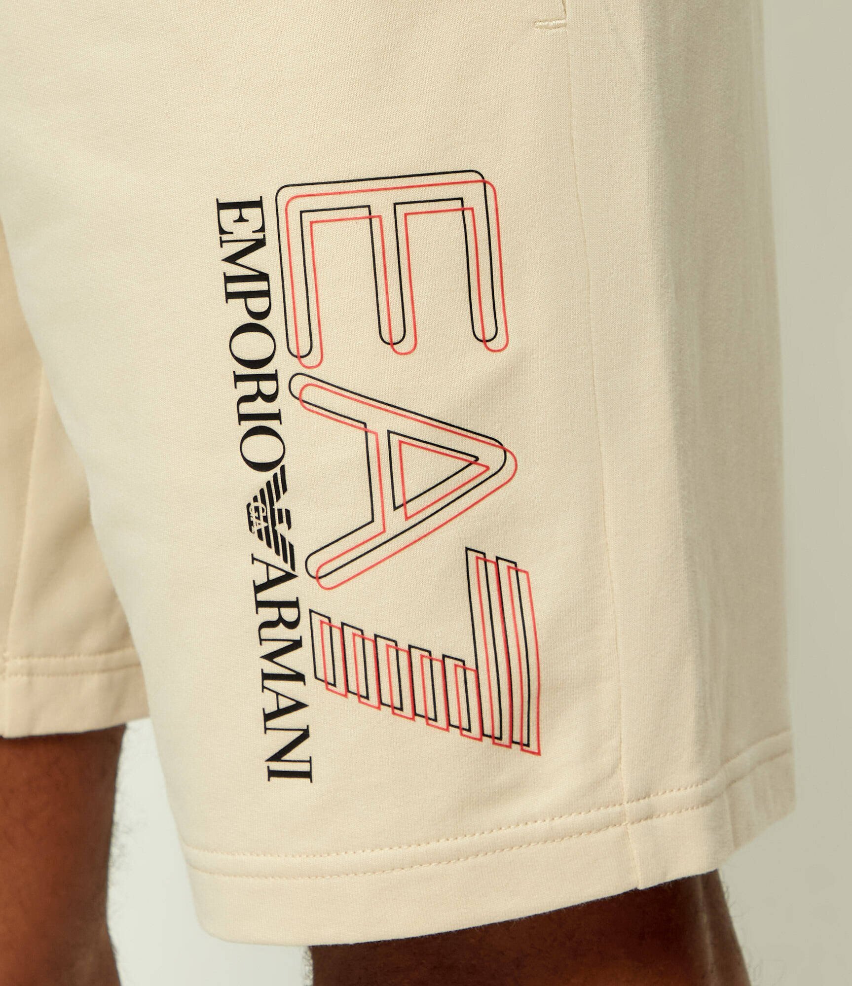 EA7 Pantaloni scurți | regular fit