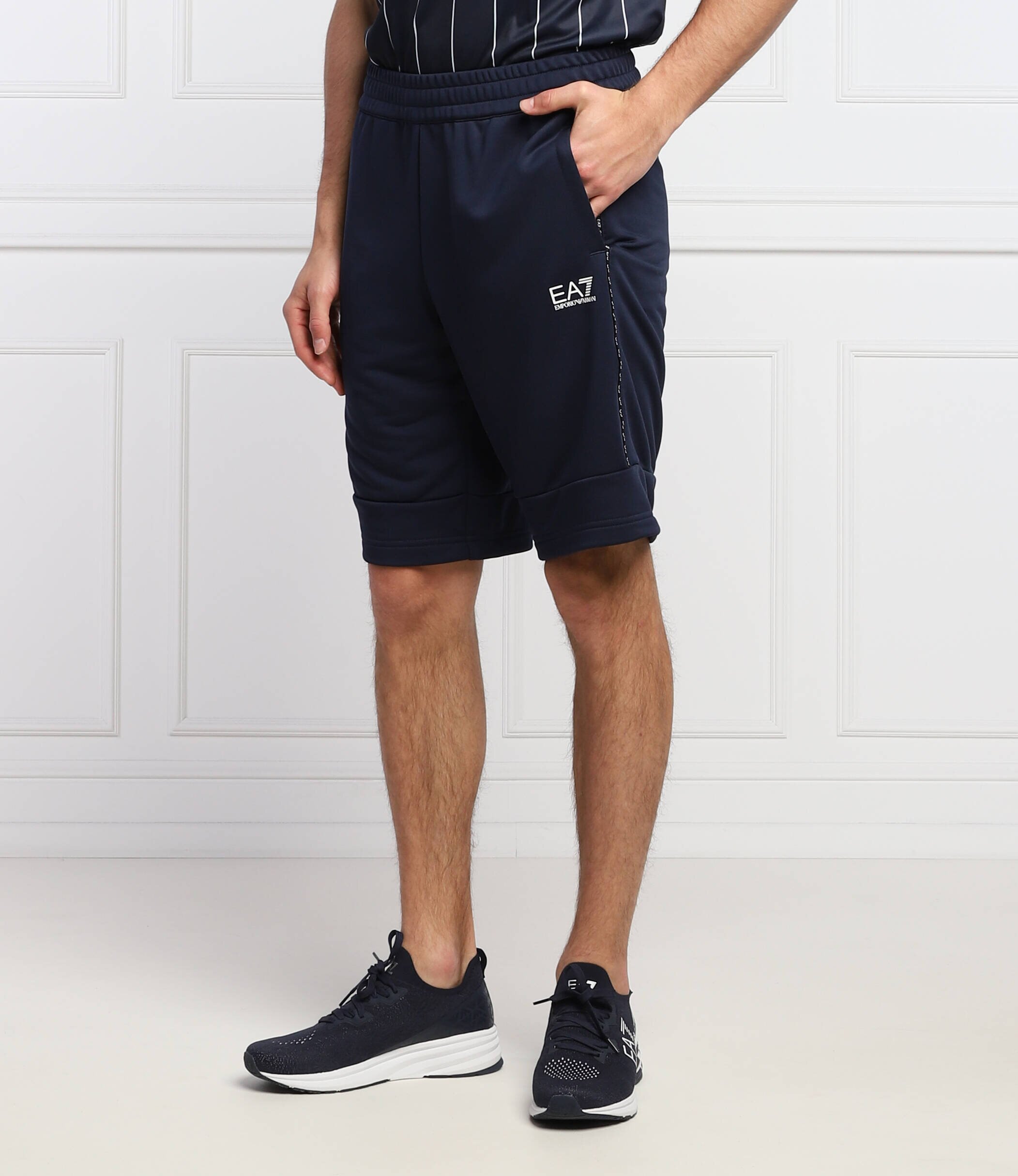 EA7 Pantaloni scurți | Regular Fit