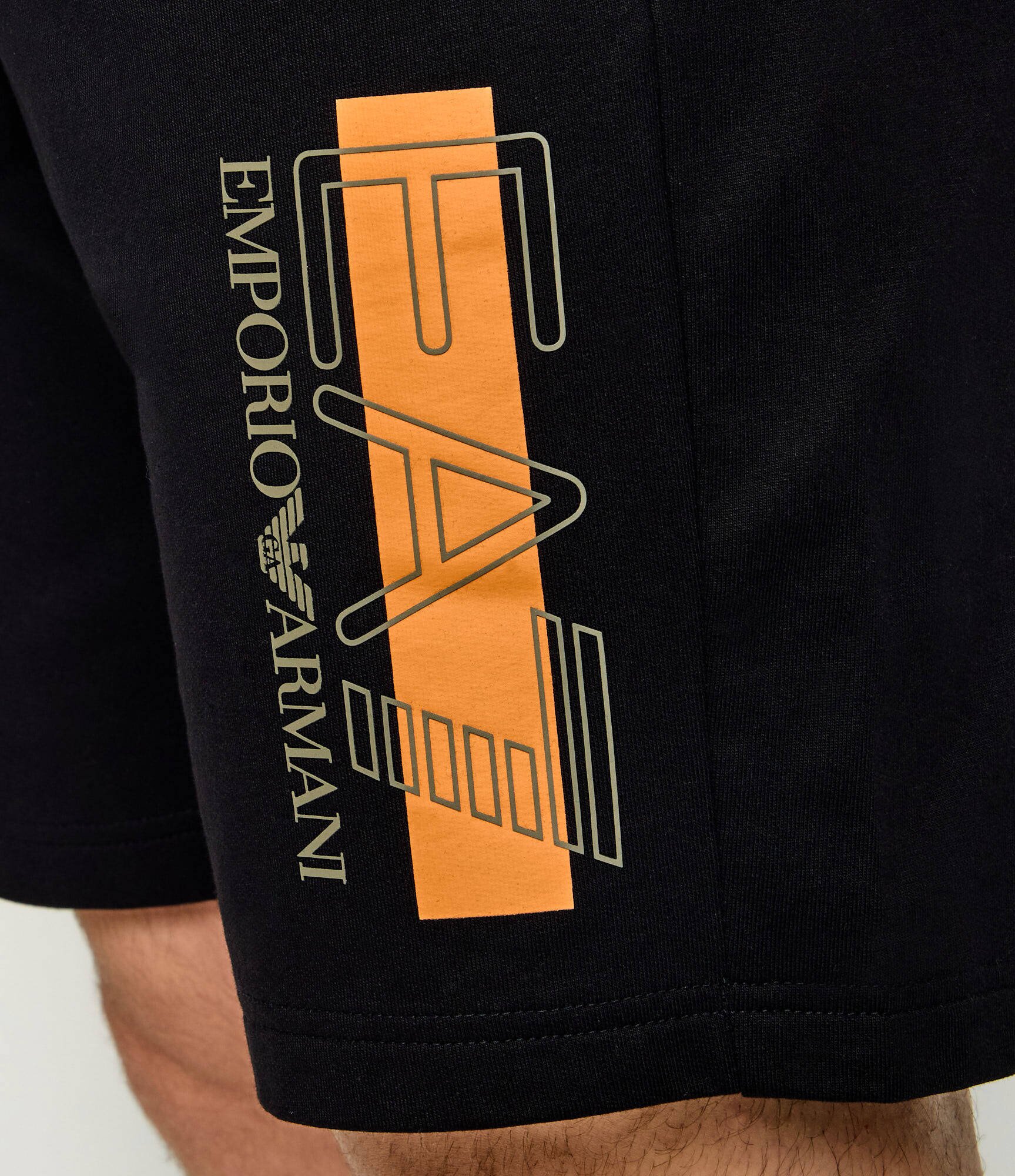 EA7 Pantaloni scurți | Slim Fit