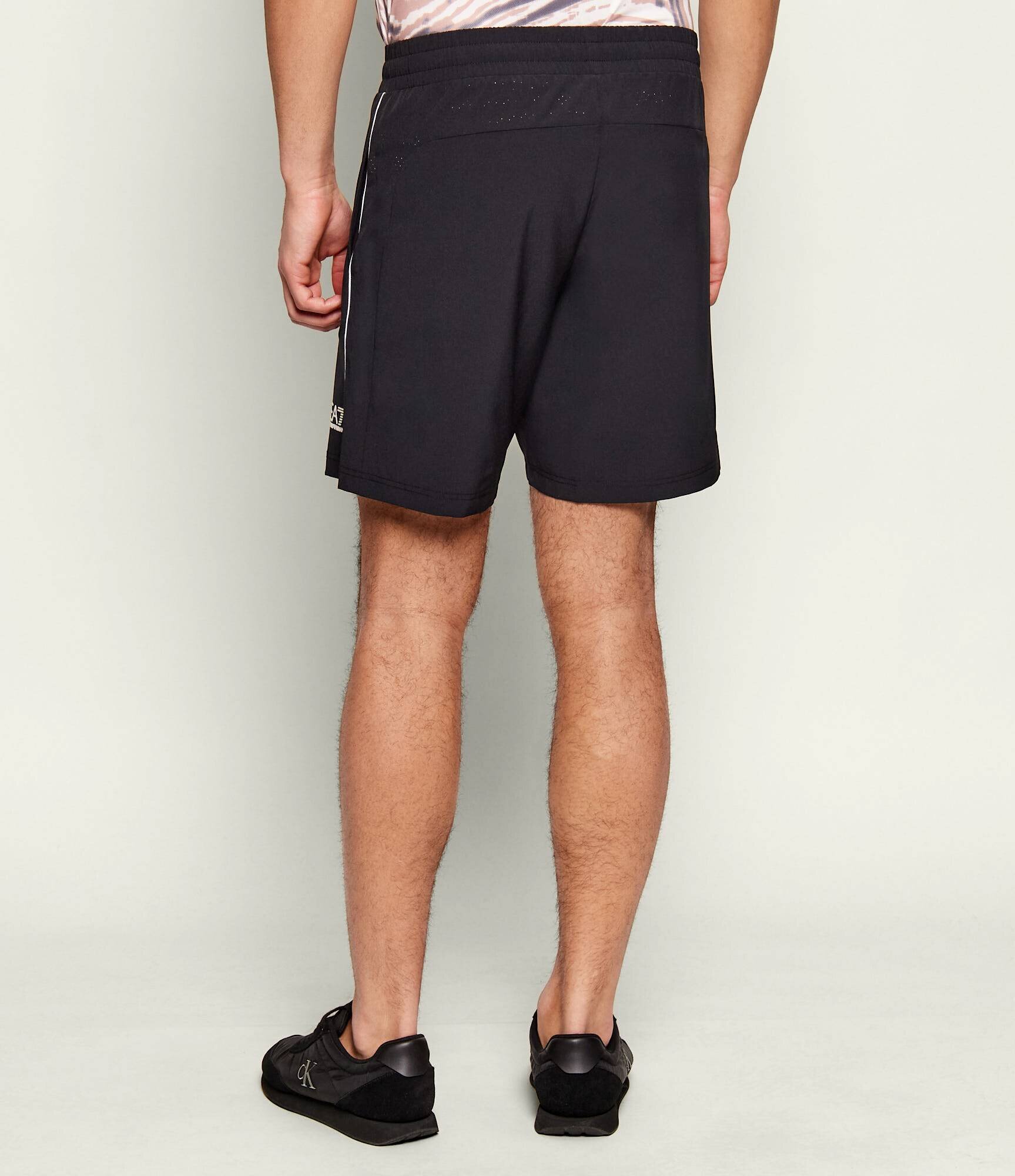 EA7 Pantaloni scurți | Slim Fit