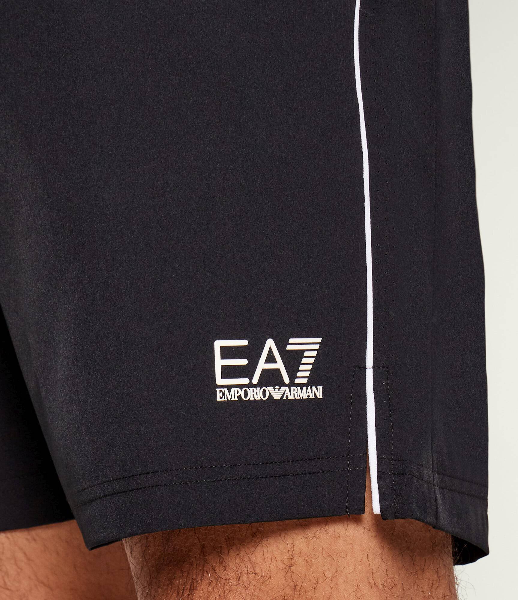 EA7 Pantaloni scurți | Slim Fit