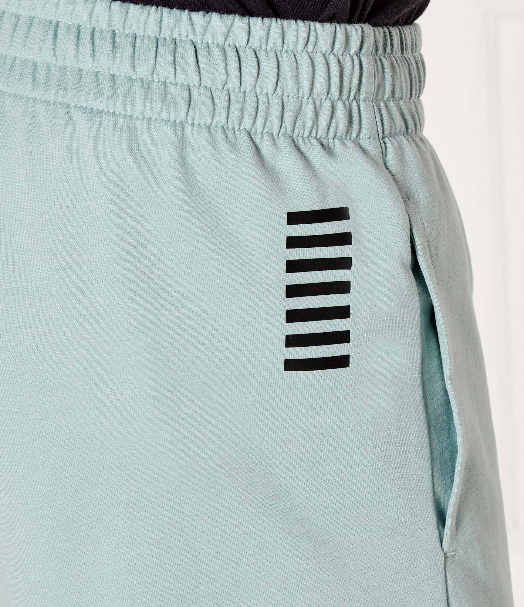 EA7 Pantaloni scurți | Slim Fit