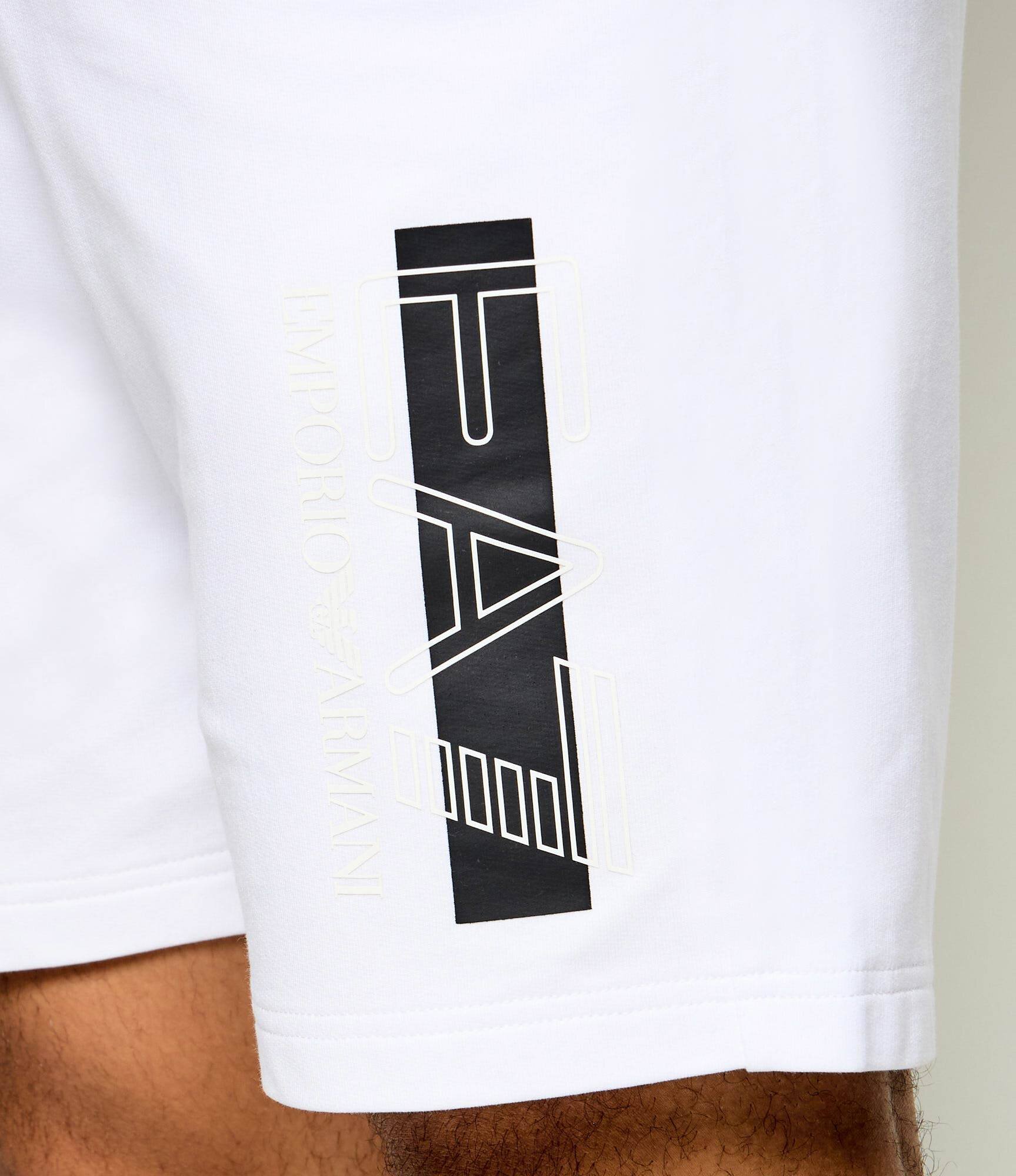 EA7 Pantaloni scurți | Slim Fit