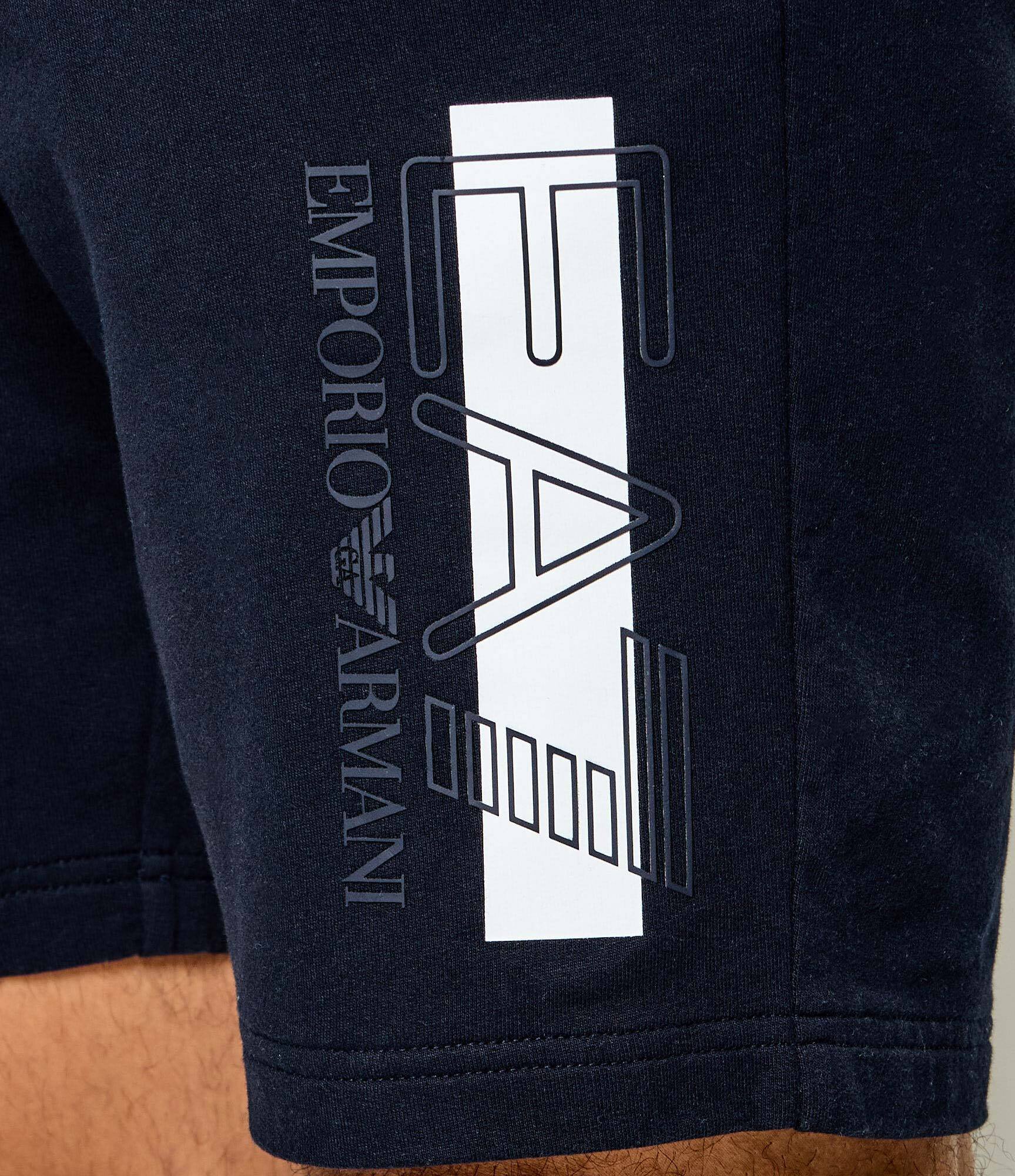 EA7 Pantaloni scurți | Slim Fit