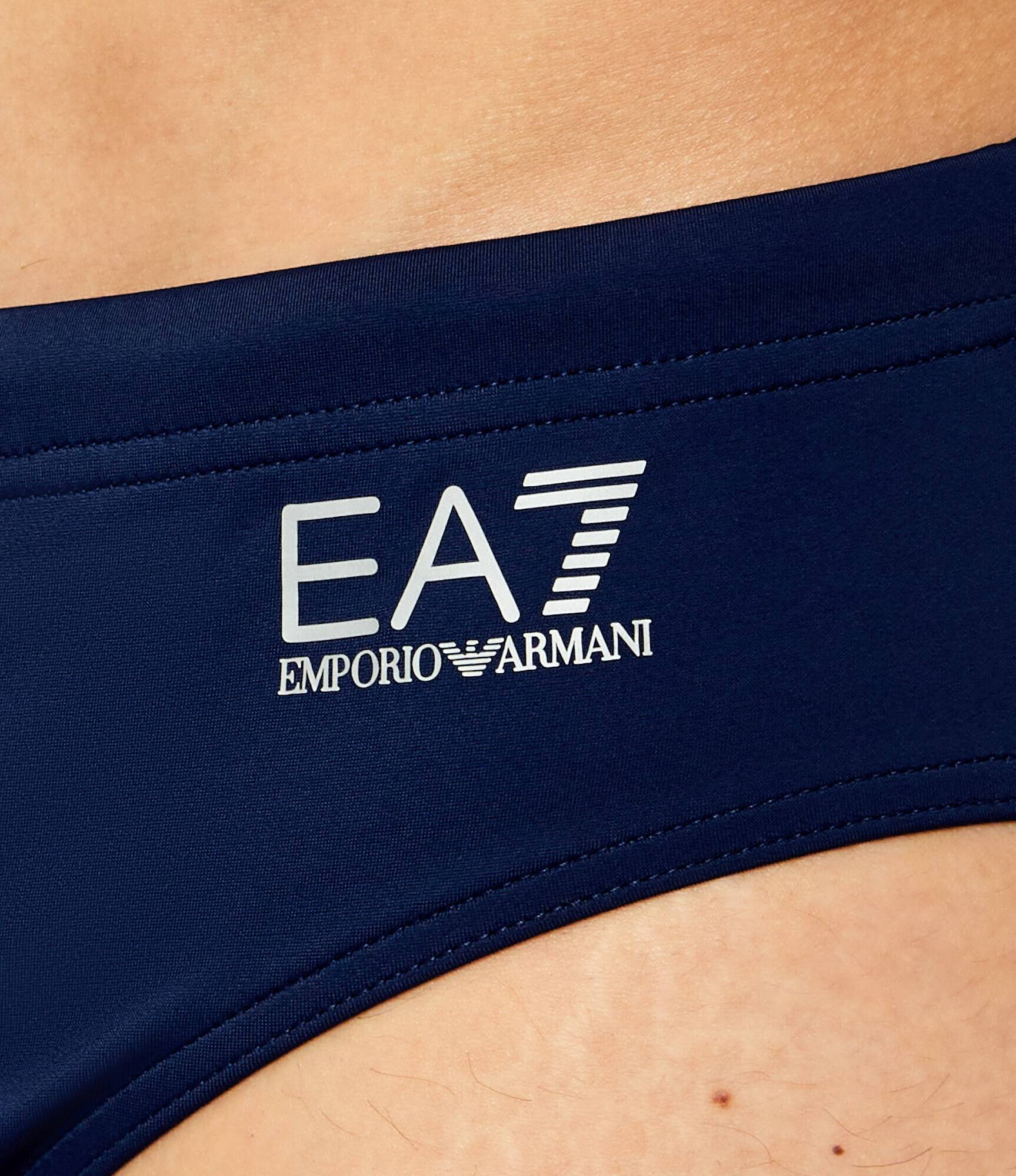 EA7 Slipi