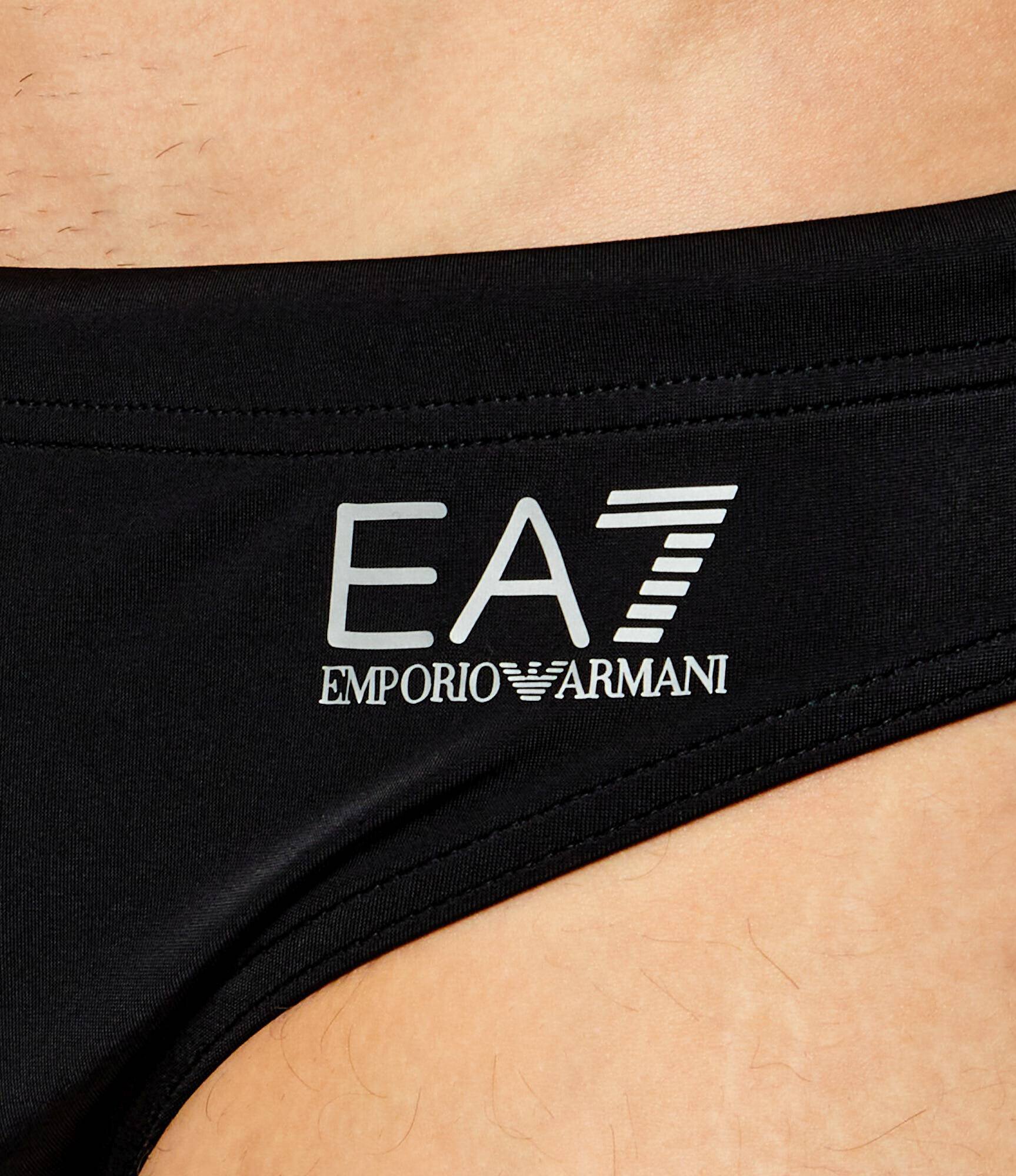 EA7 Slipi