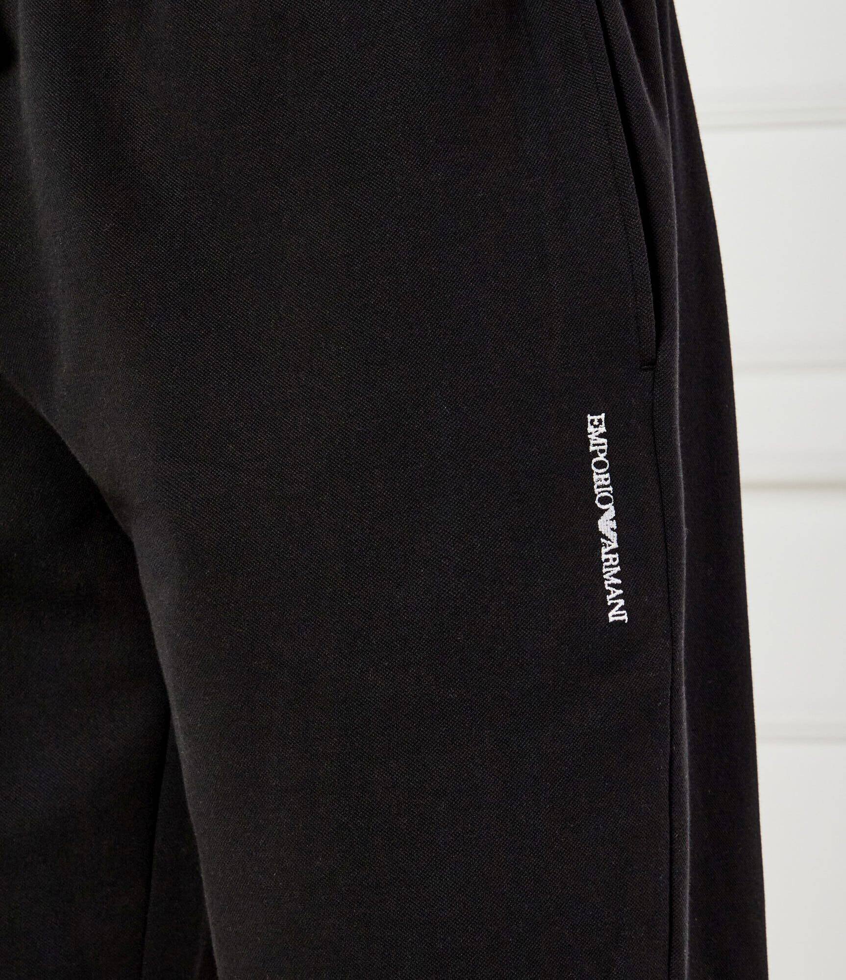 Emporio Armani Pantaloni scurți | Regular Fit