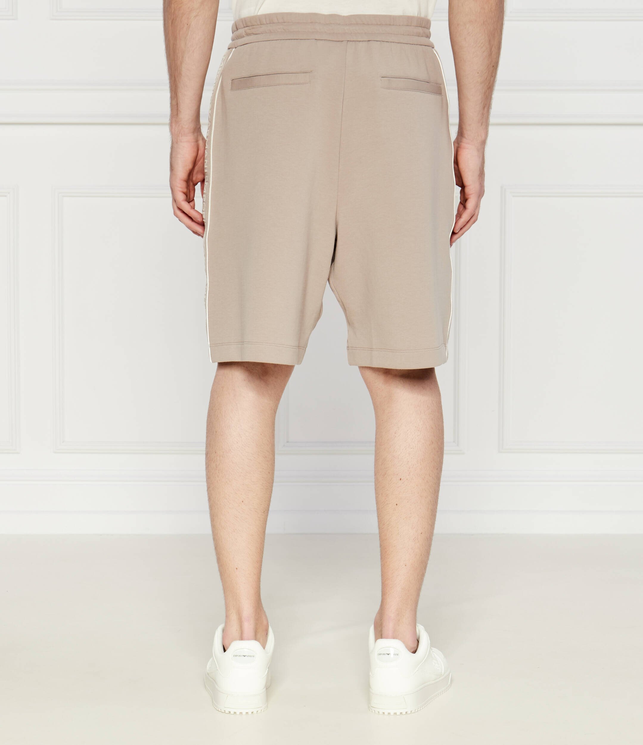 Emporio Armani Pantaloni scurți | Regular Fit