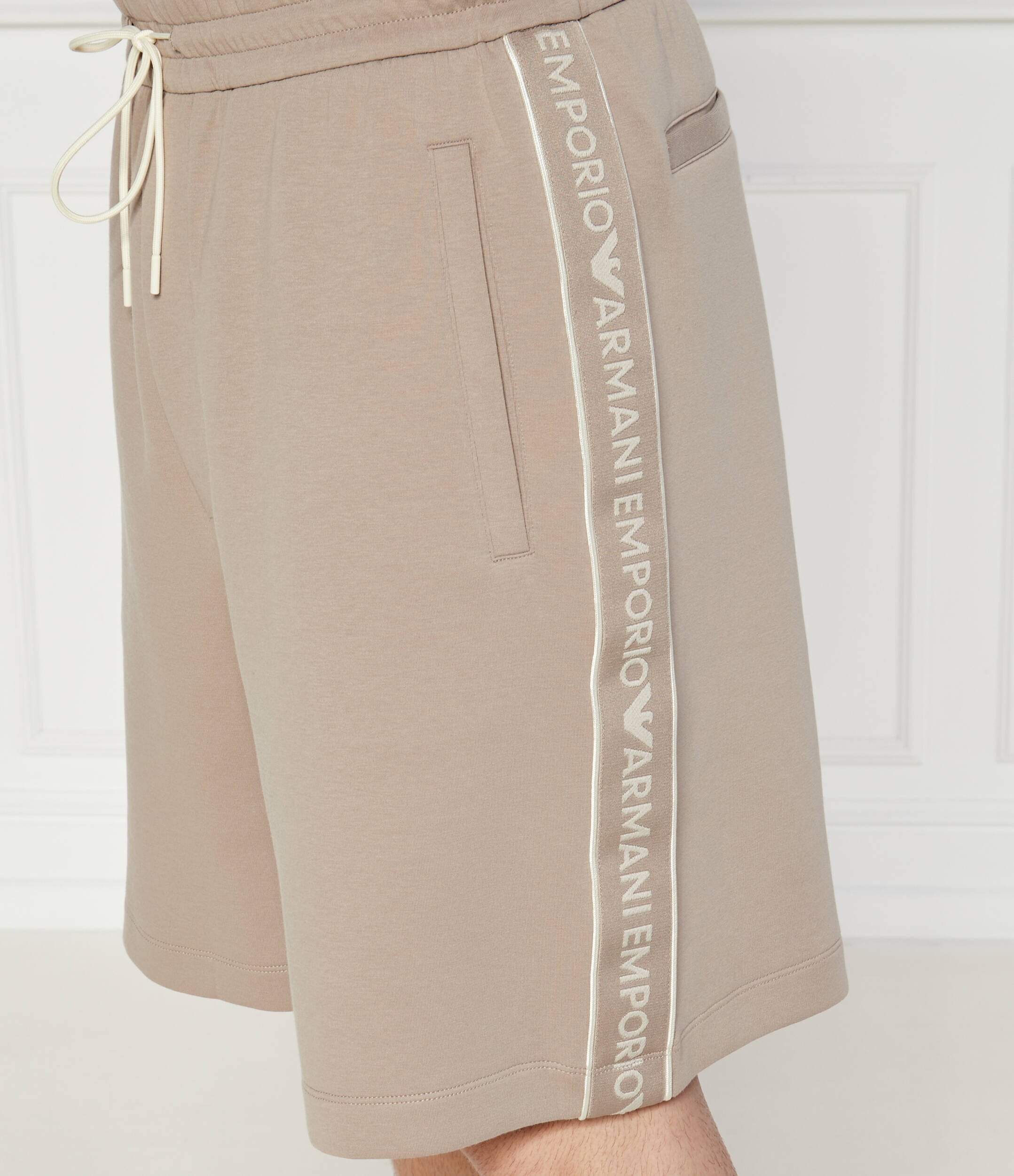 Emporio Armani Pantaloni scurți | Regular Fit