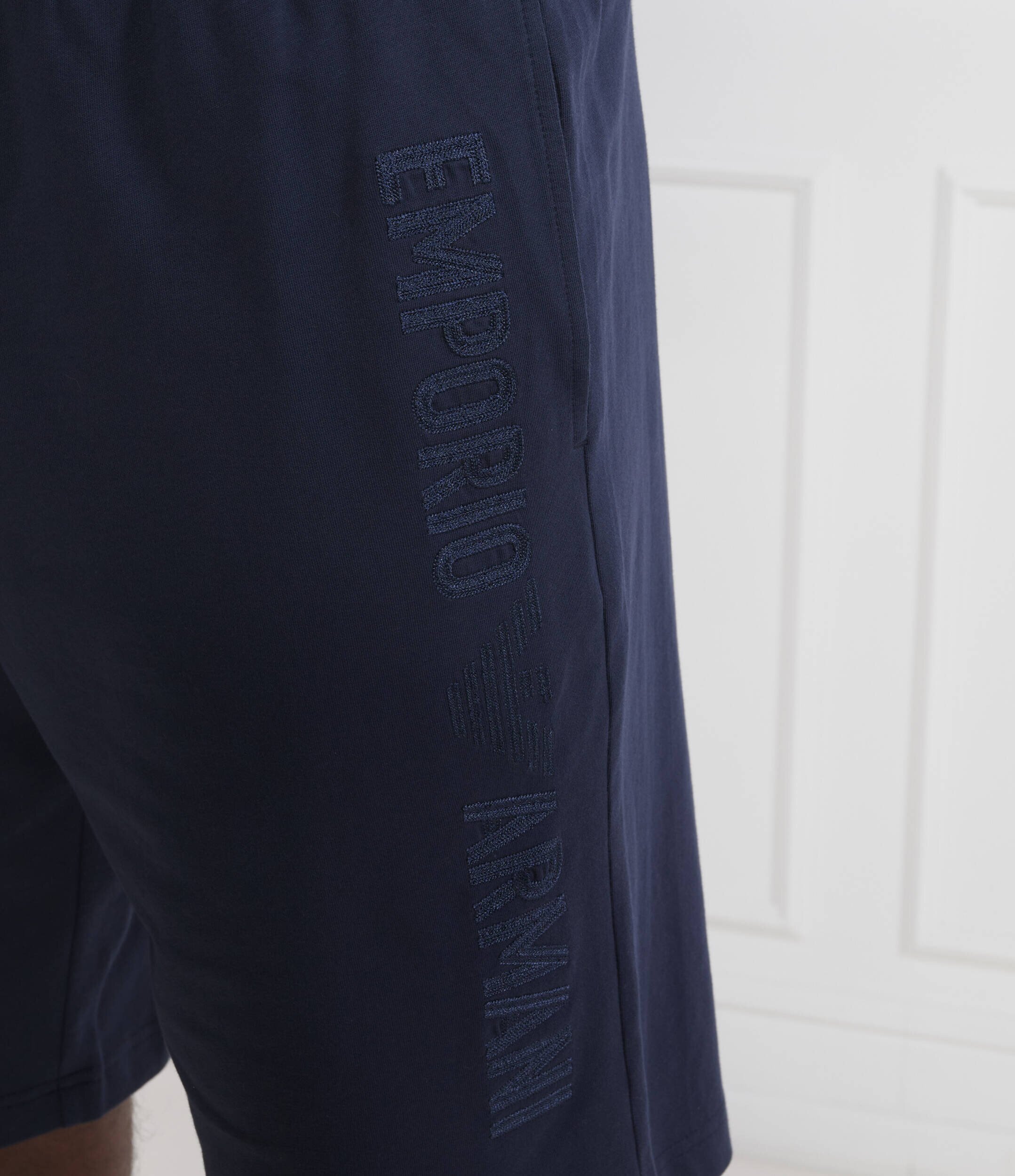 Emporio Armani Pantaloni scurți | Regular Fit