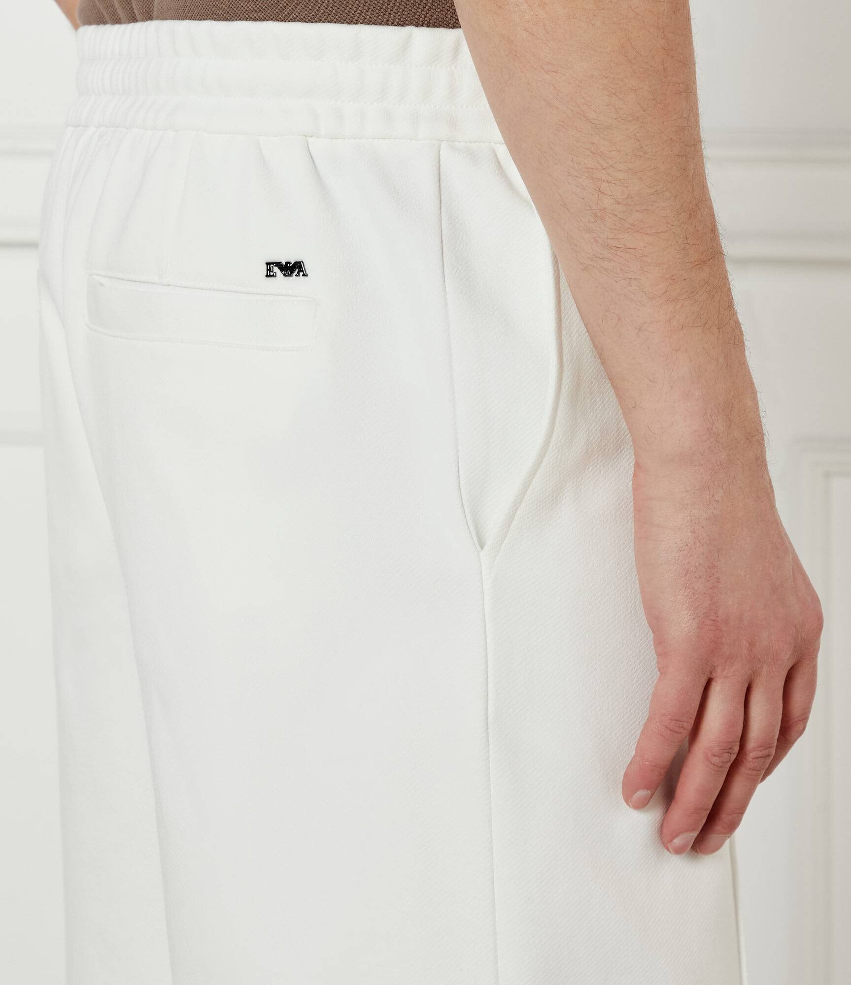 Emporio Armani Pantaloni scurți | Regular Fit