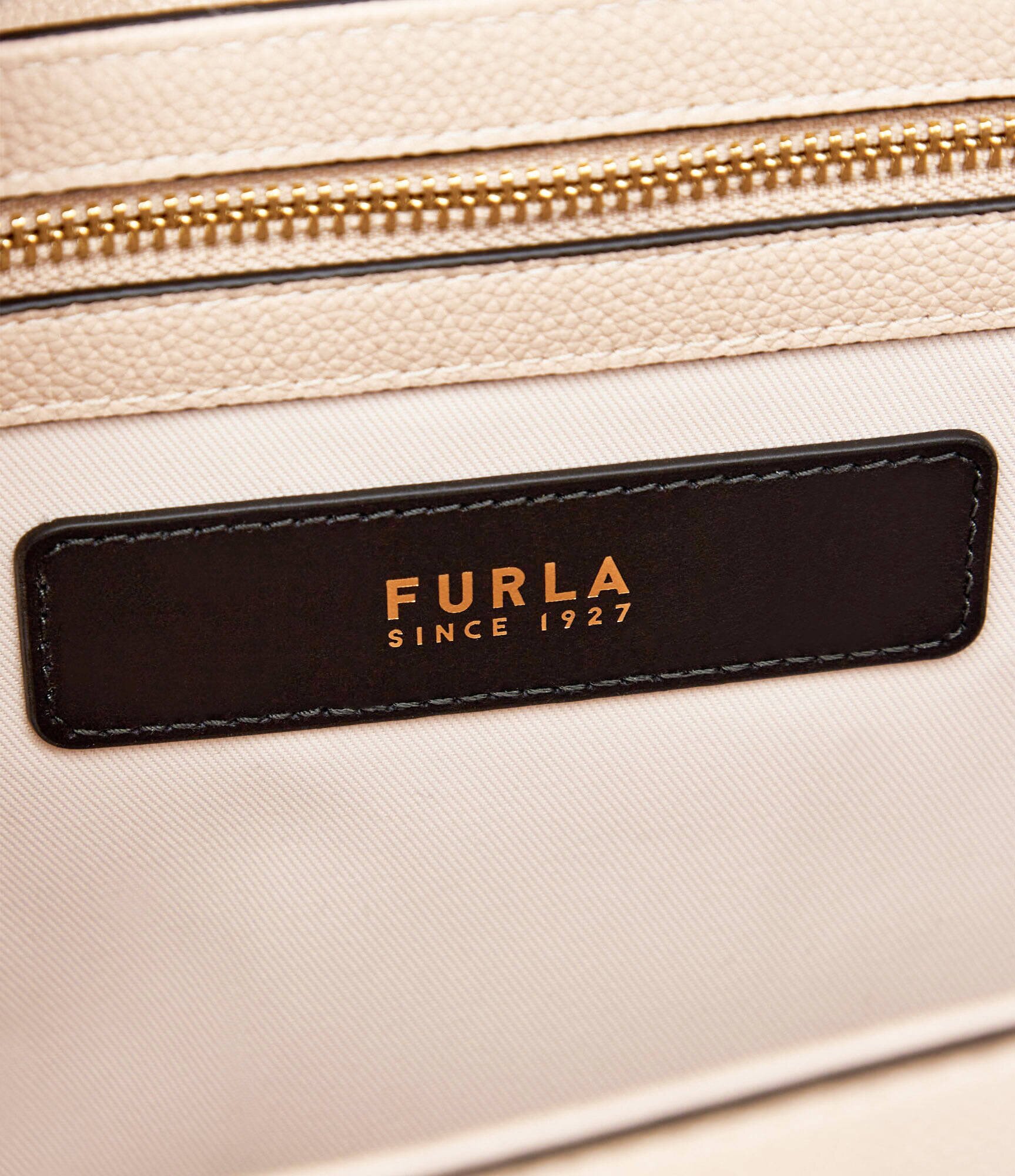 Furla De piele cufăr Amelia