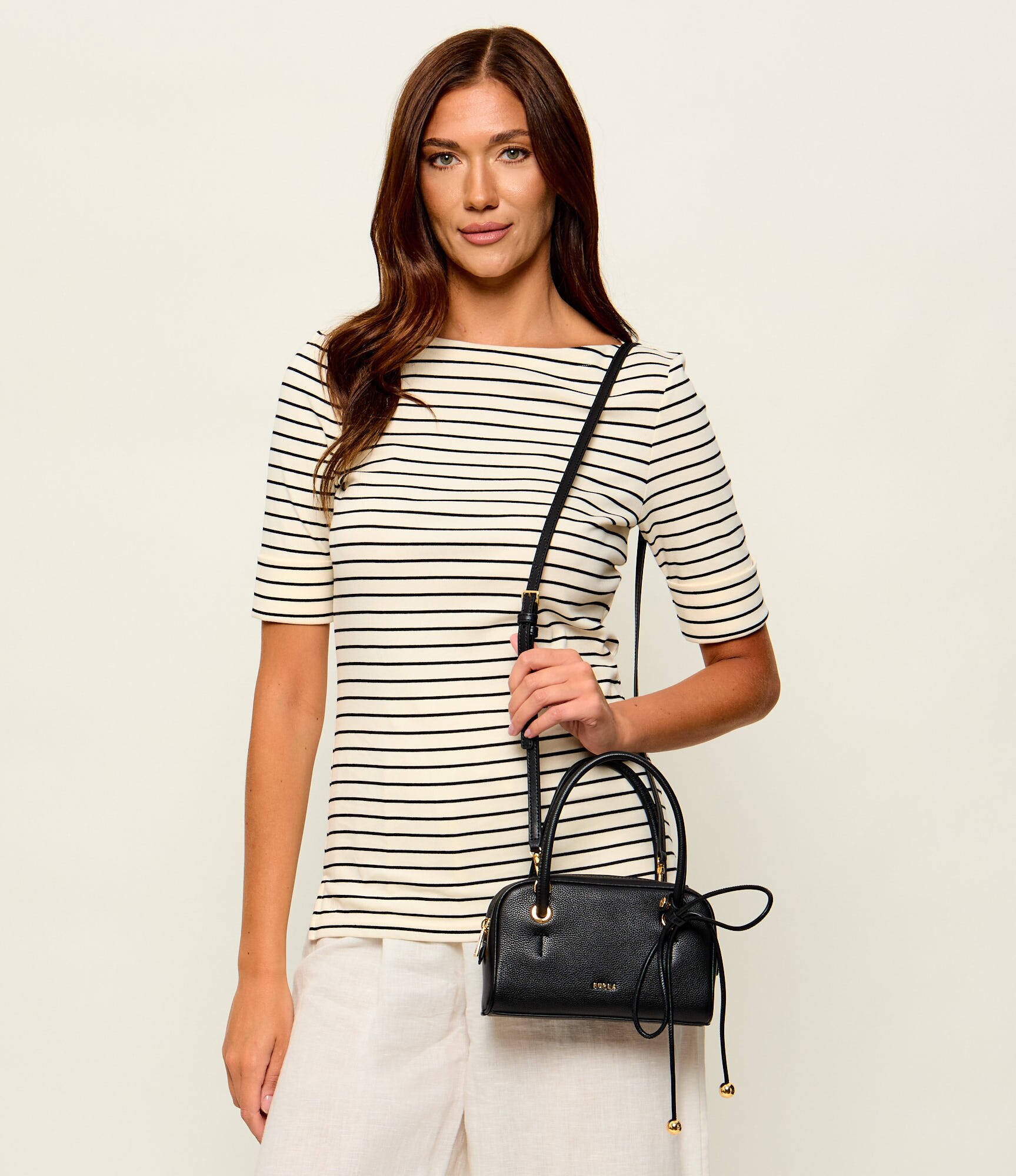Furla De piele cufăr Poppy Mini Dome