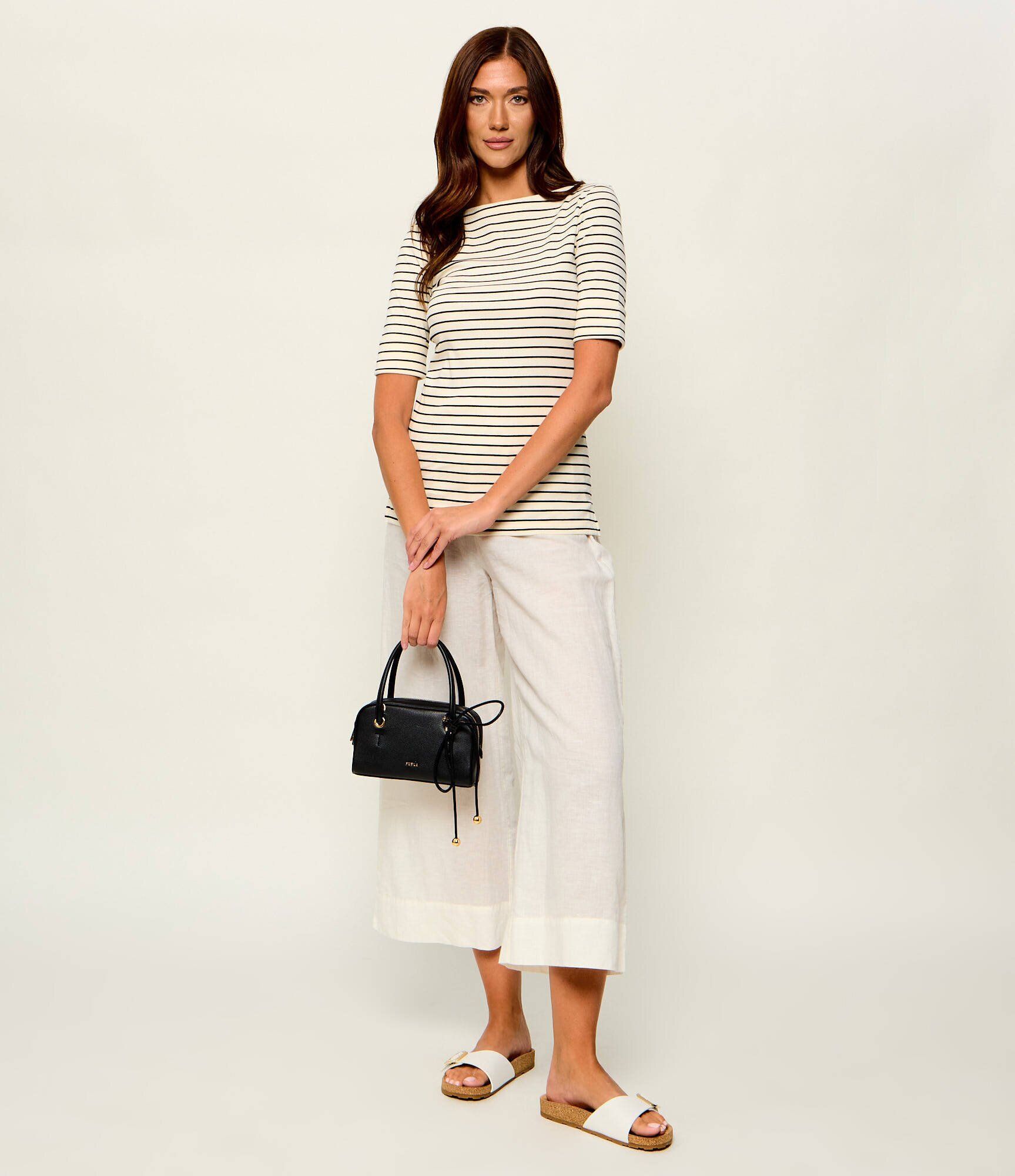 Furla De piele cufăr Poppy Mini Dome