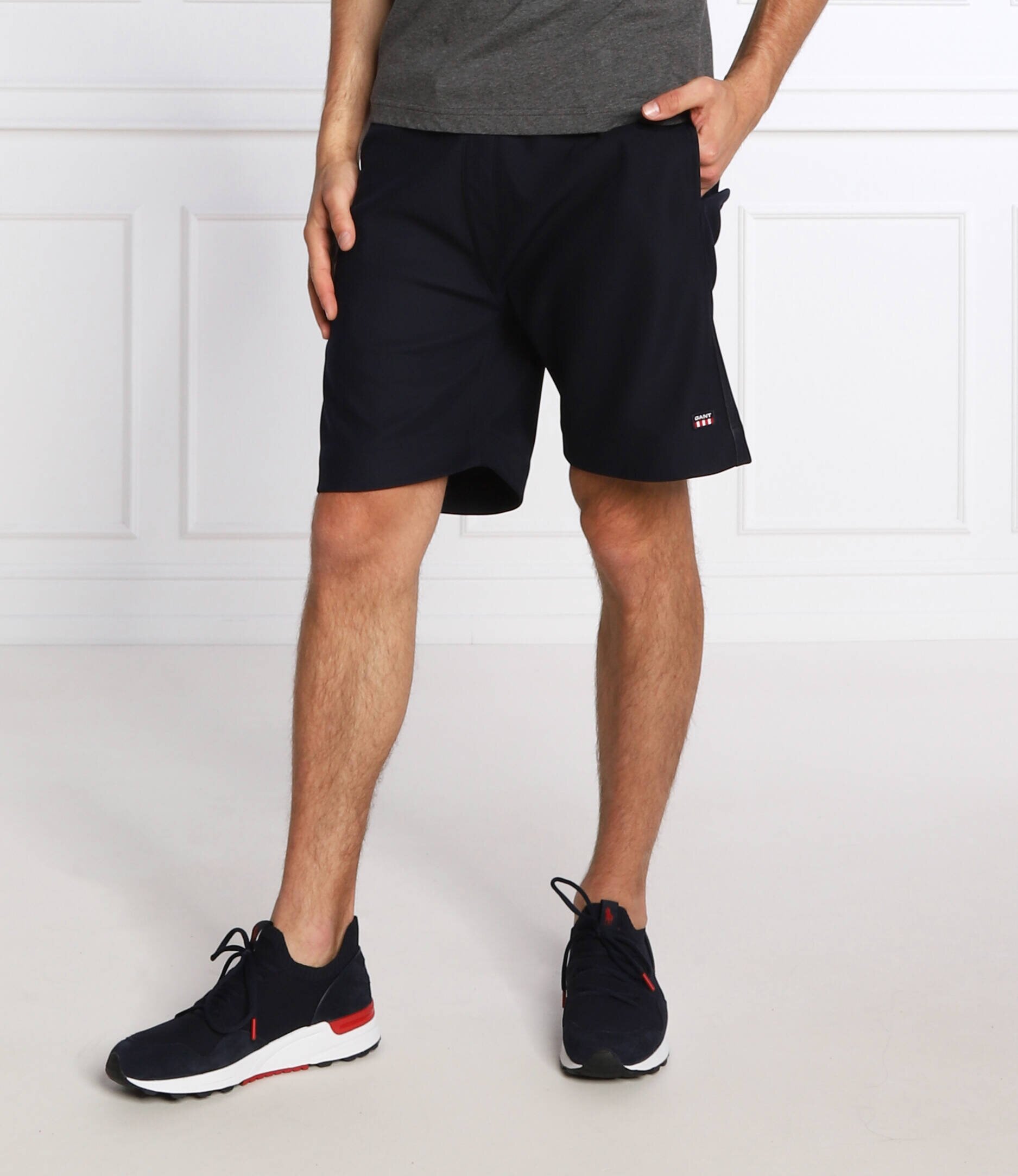 Gant Pantaloni scurți RETRO SHIELD | Relaxed fit