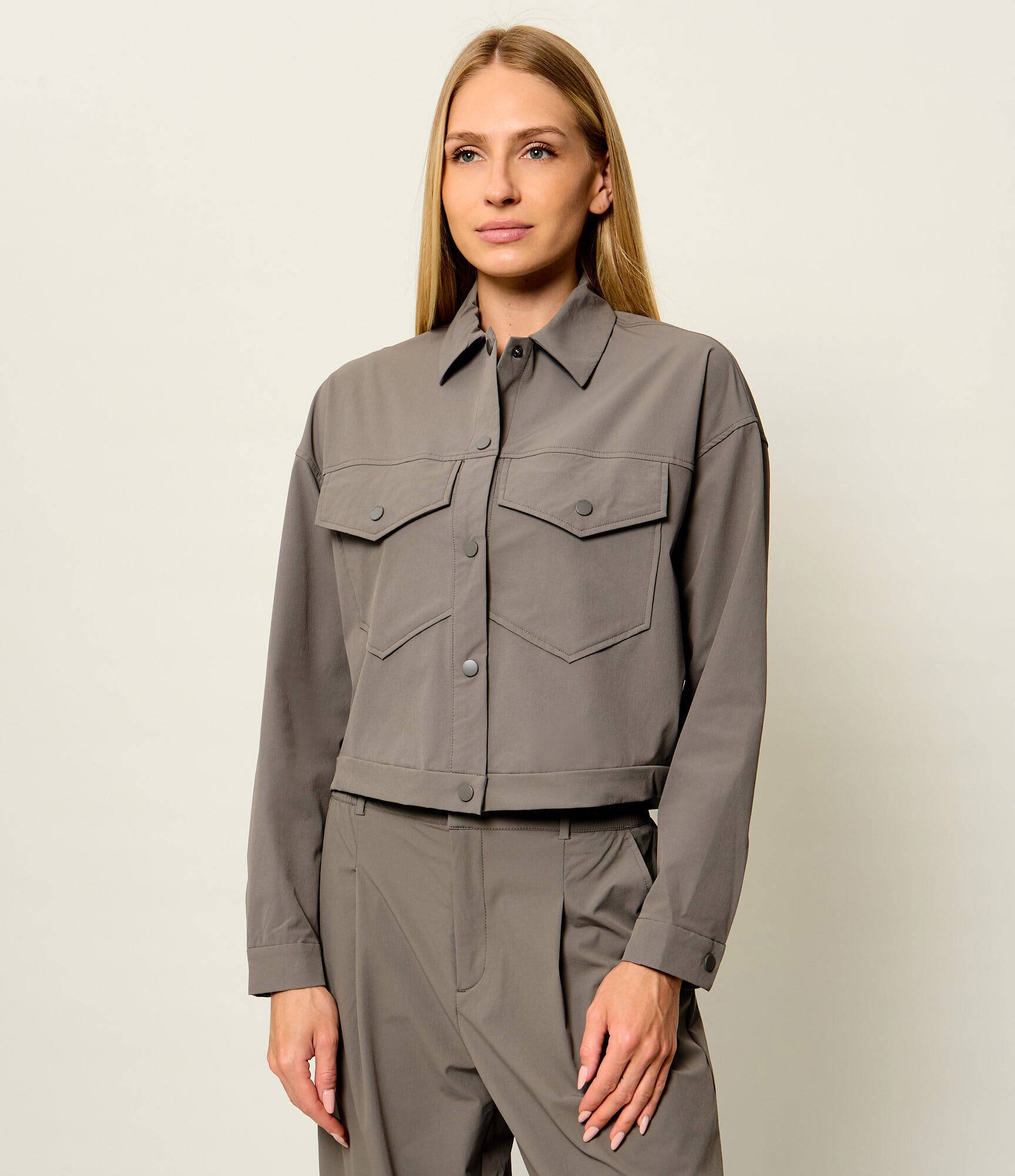 GUESS ACTIVE Geacă Rhea | Cropped Fit