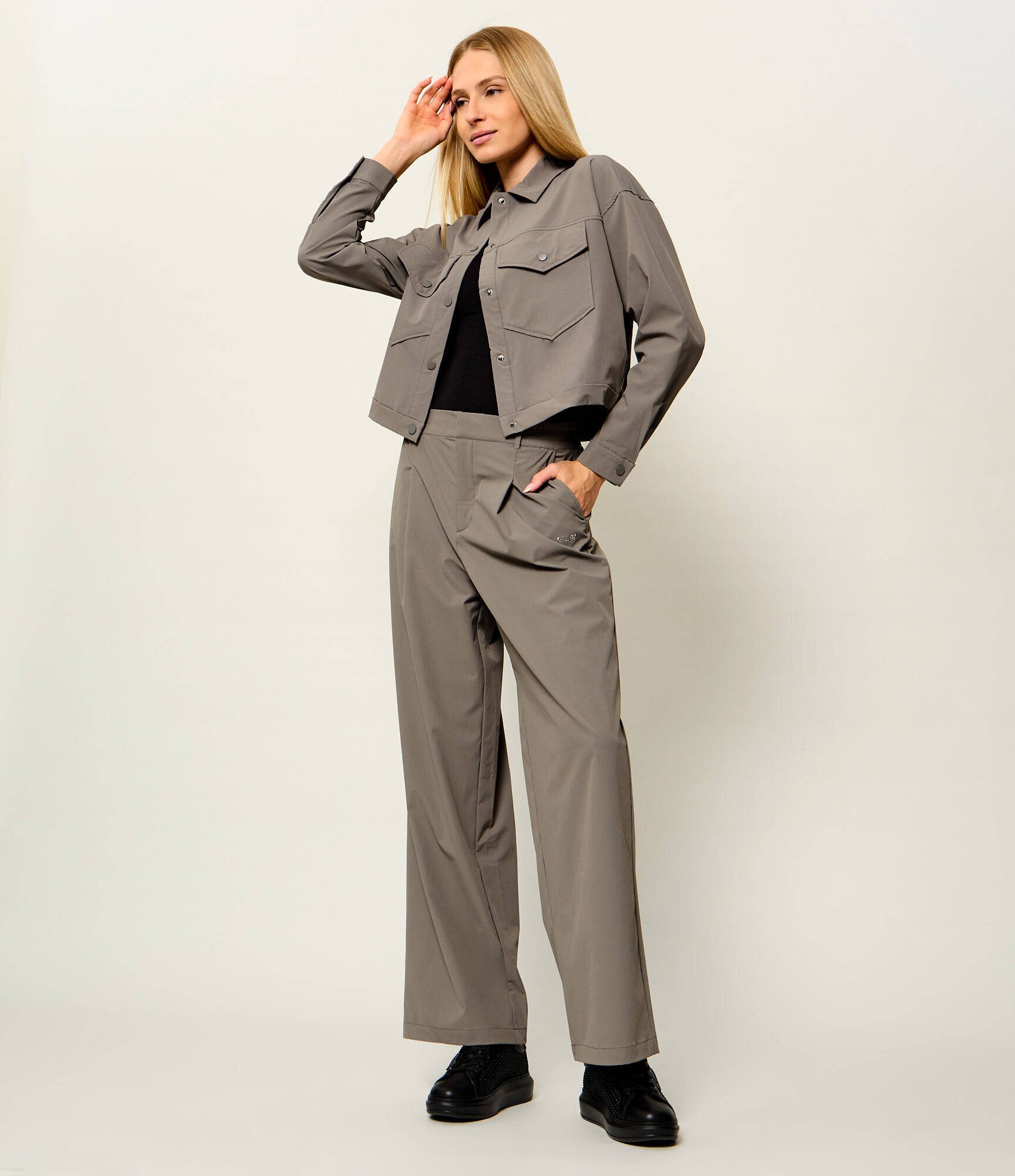 GUESS ACTIVE Geacă Rhea | Cropped Fit