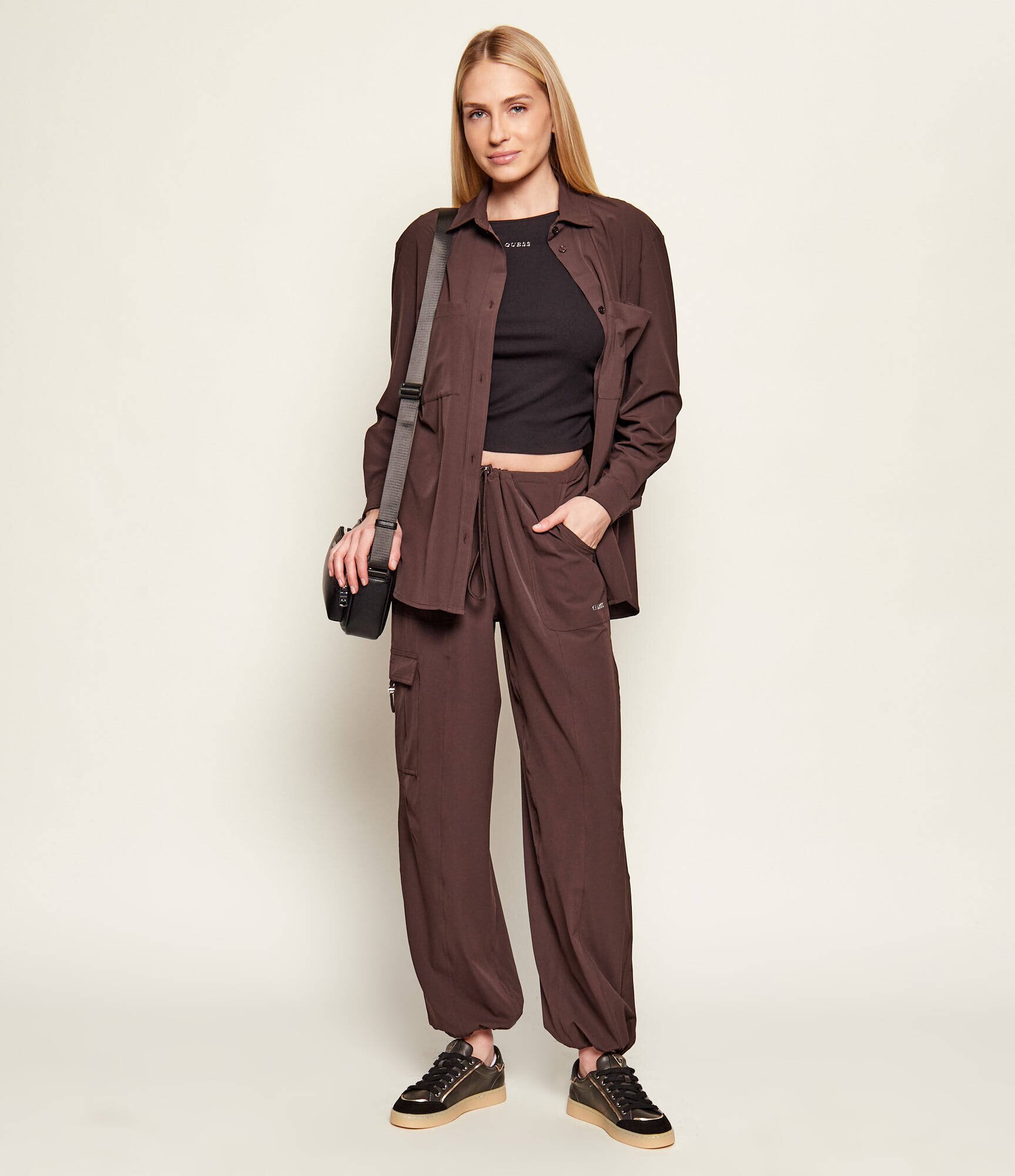 GUESS ACTIVE Pantaloni cargo Nat | Loose fit
