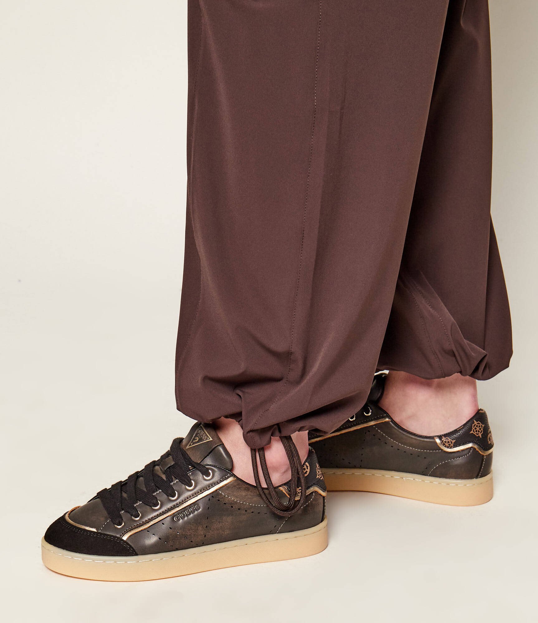 GUESS ACTIVE Pantaloni cargo Nat | Loose fit