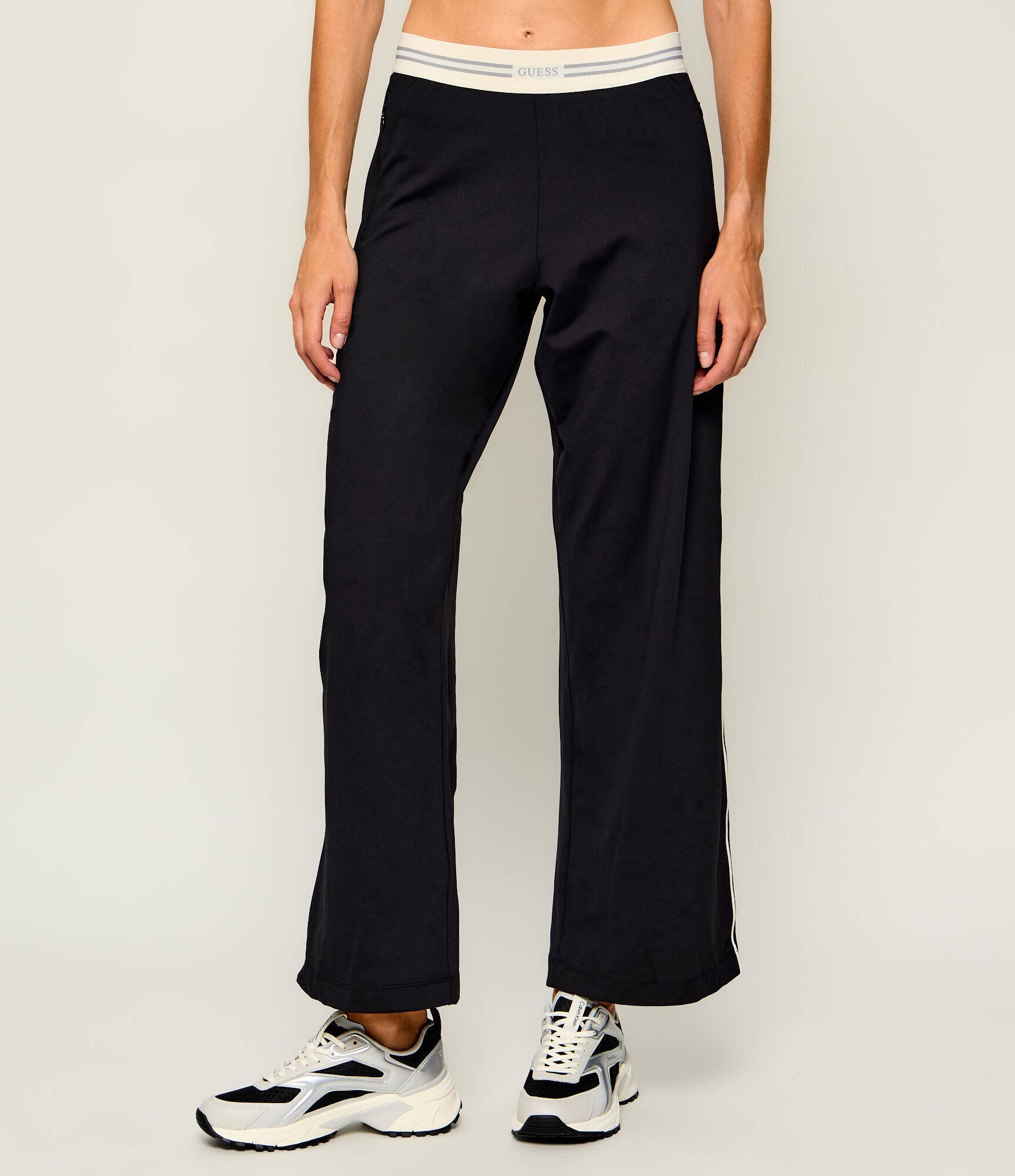 GUESS ACTIVE Pantaloni de trening Brunella | Relaxed fit