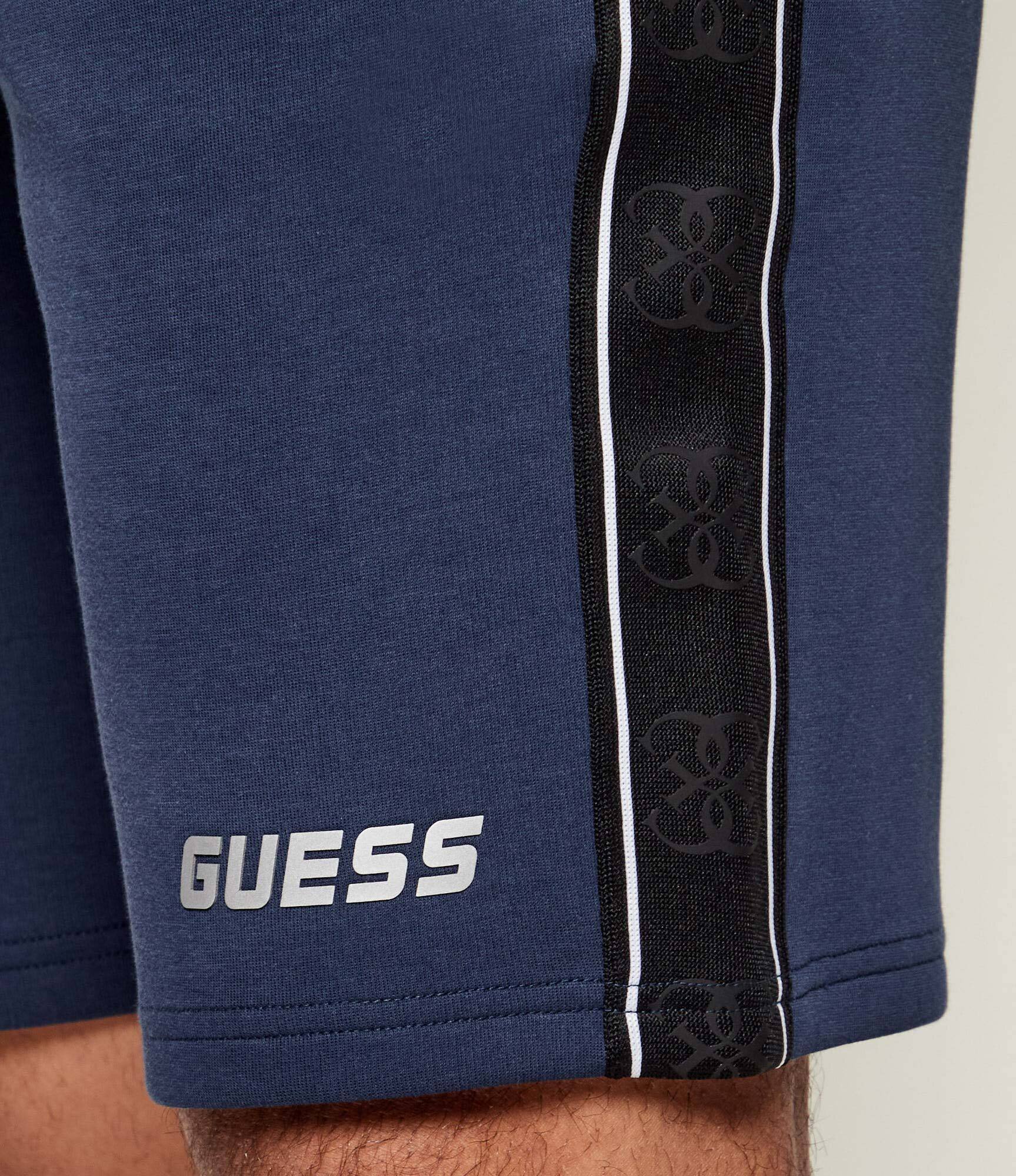 GUESS ACTIVE Pantaloni scurți MICKEY | regular fit