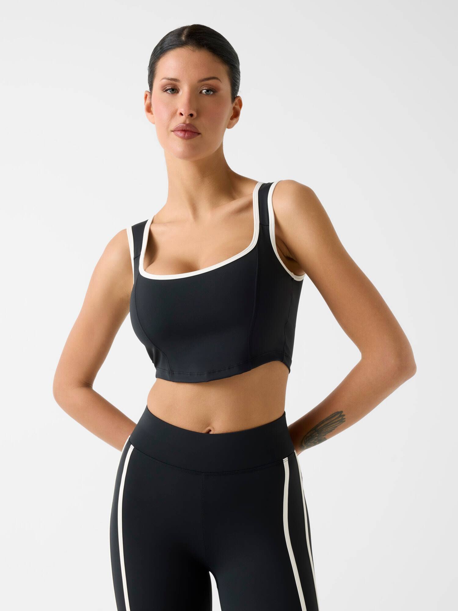 GUESS ACTIVE Top SARAH | Cropped Fit