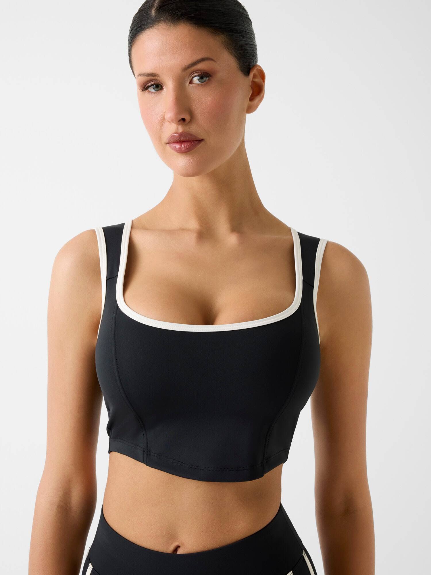 GUESS ACTIVE Top SARAH | Cropped Fit