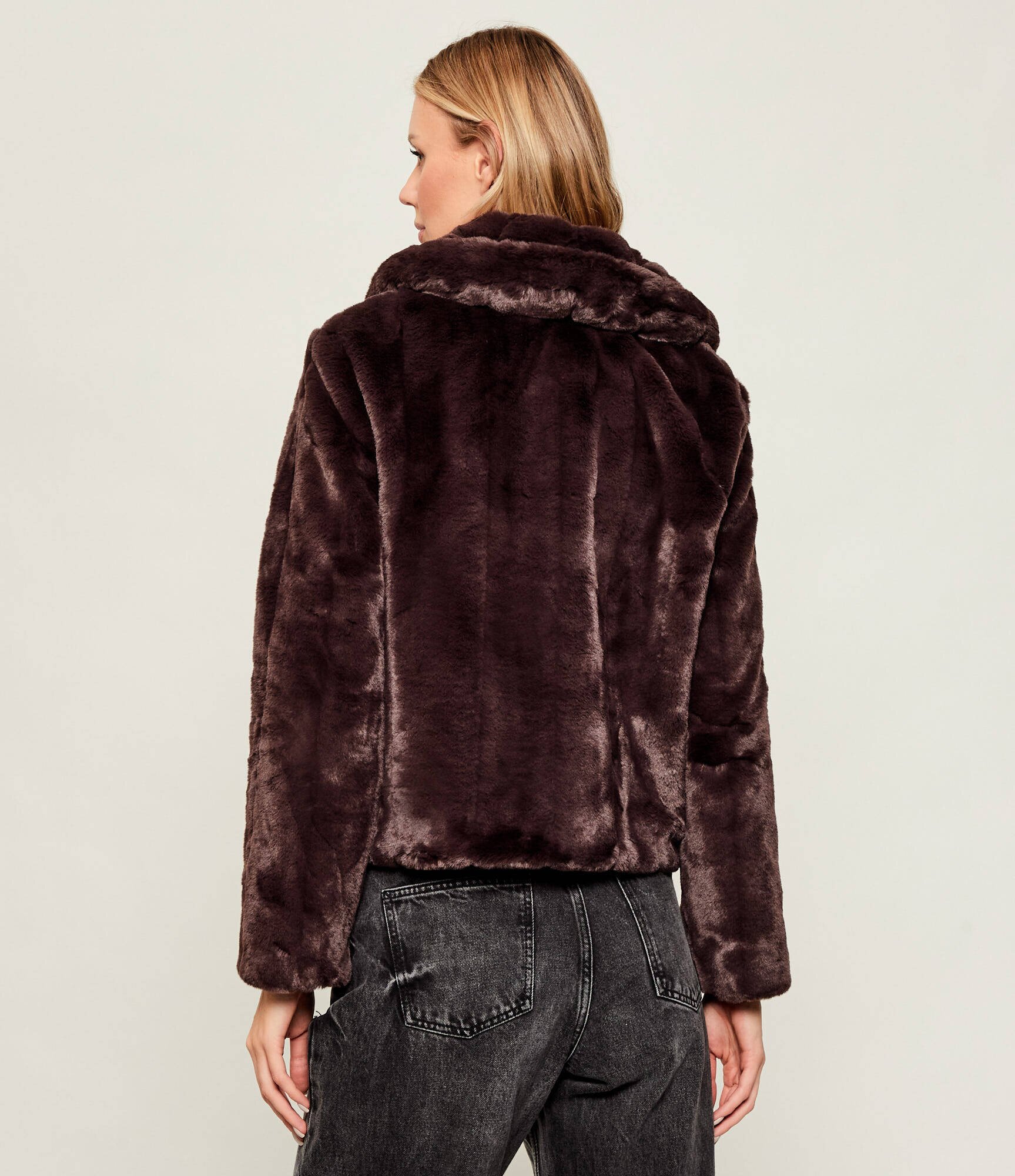 GUESS Blană NEW SOPHY