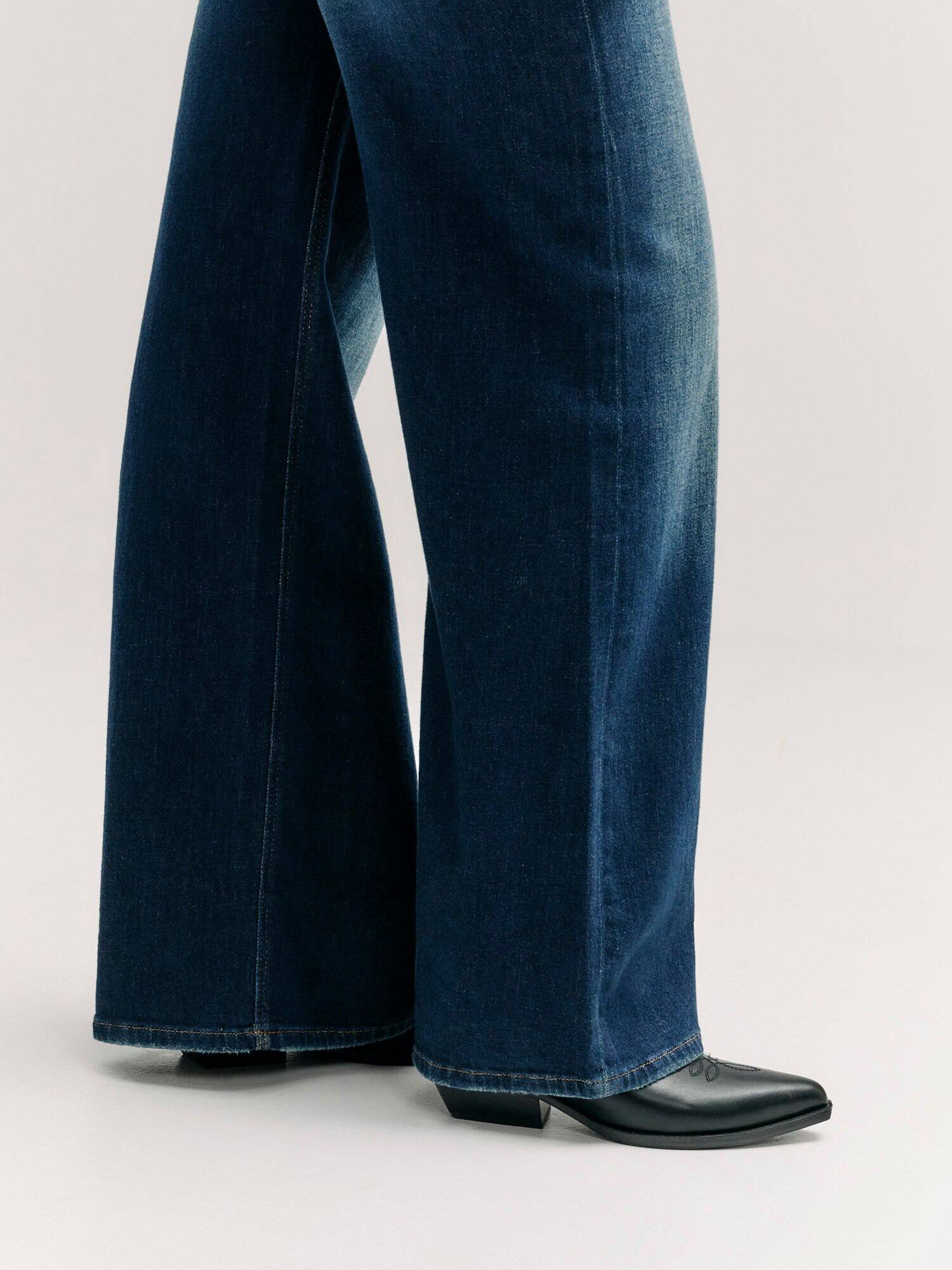 GUESS Blugi Bellflower | Relaxed fit | mid rise