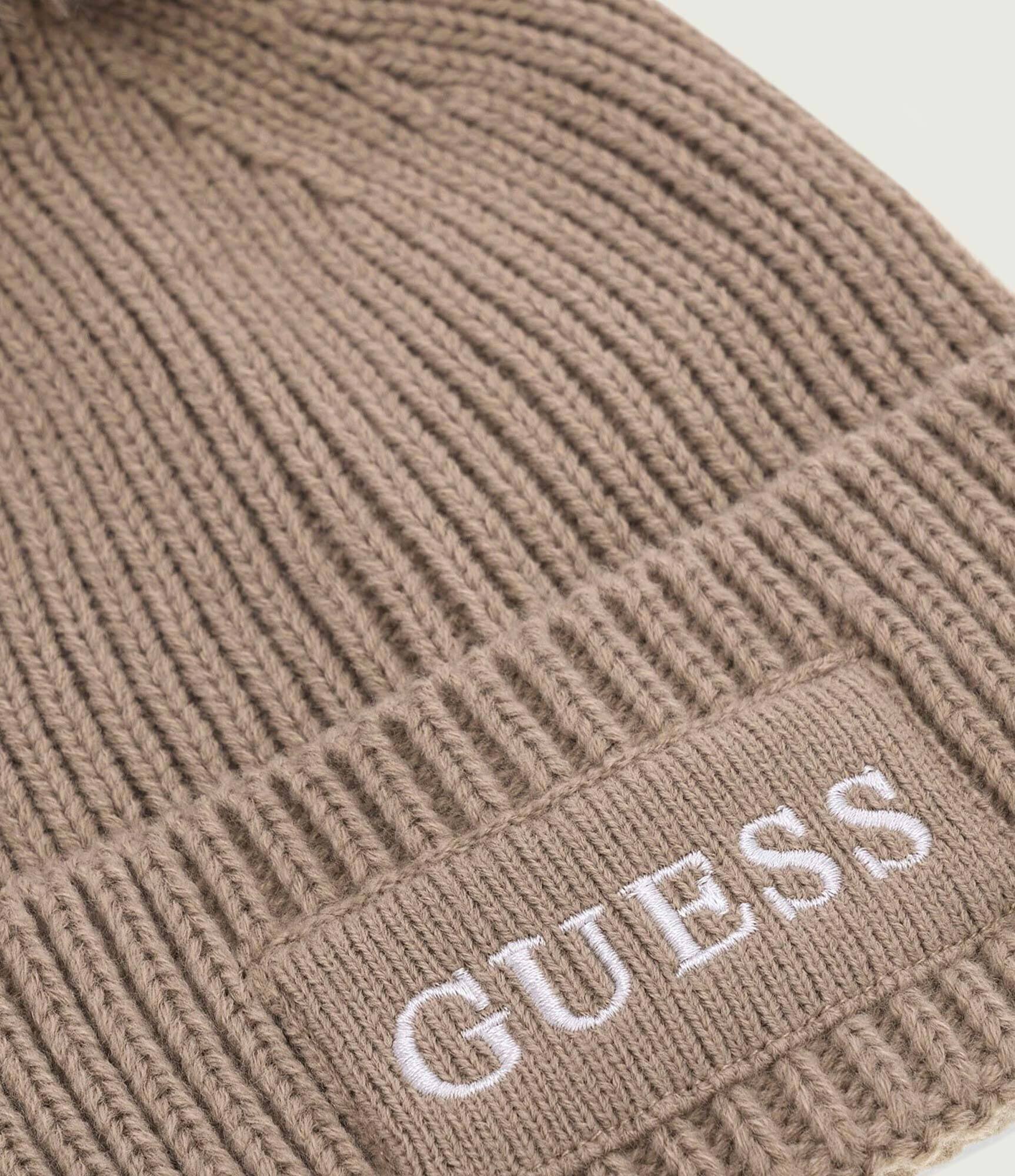 GUESS Căciulă Amorette
