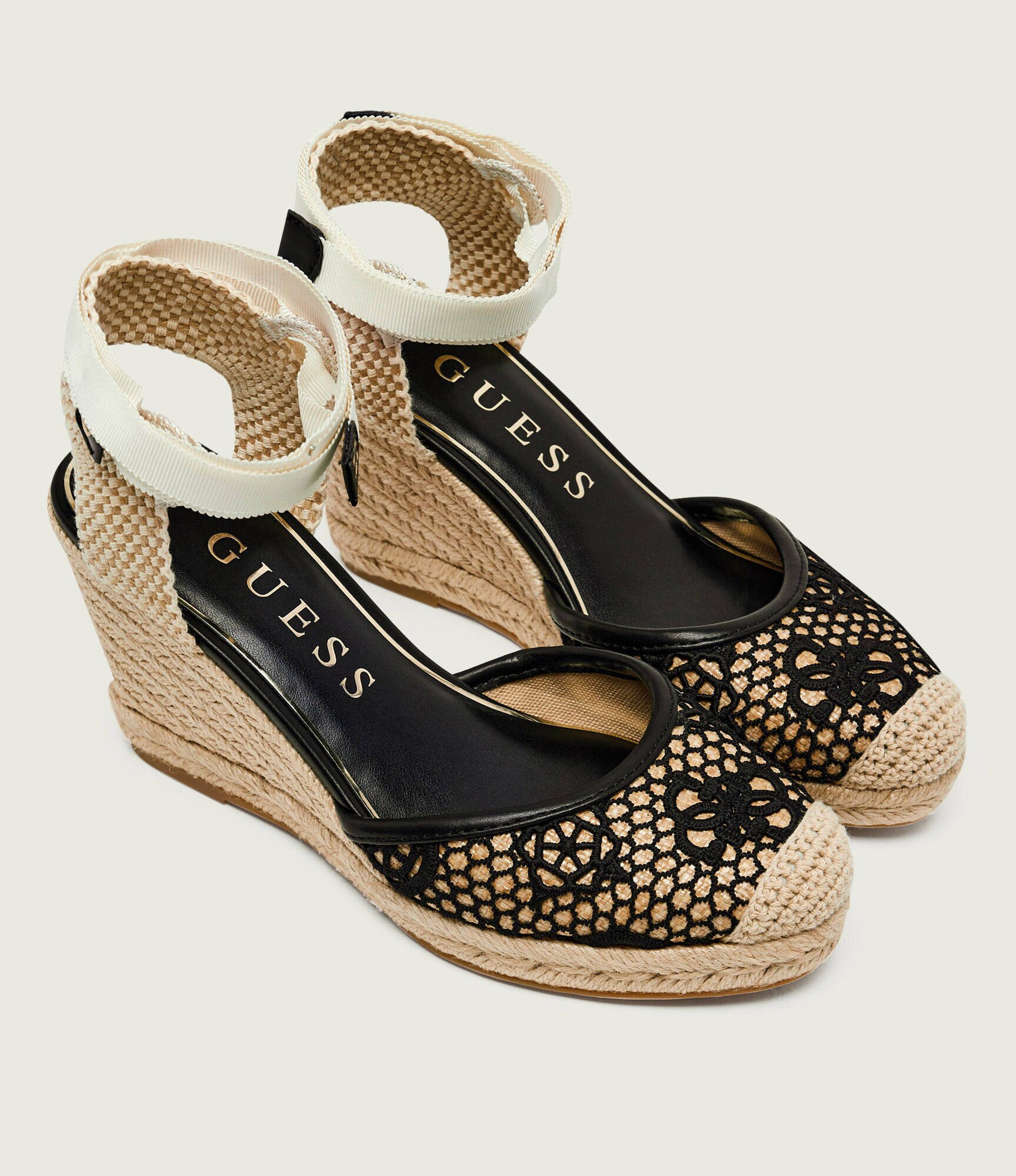 GUESS De dantelă platforme CHEYIN