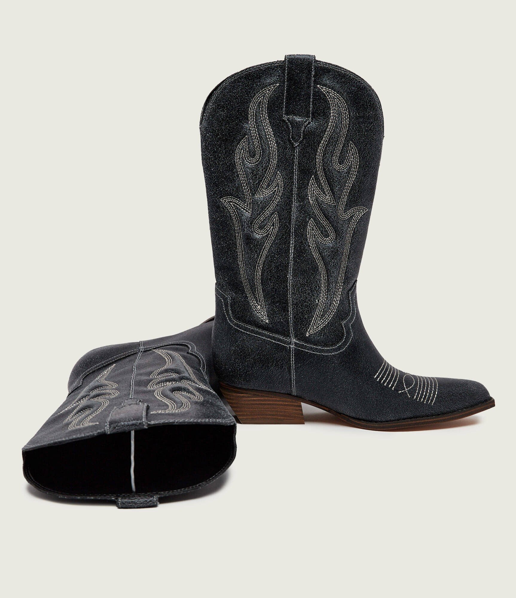 GUESS De piele cizme cowboy Largen