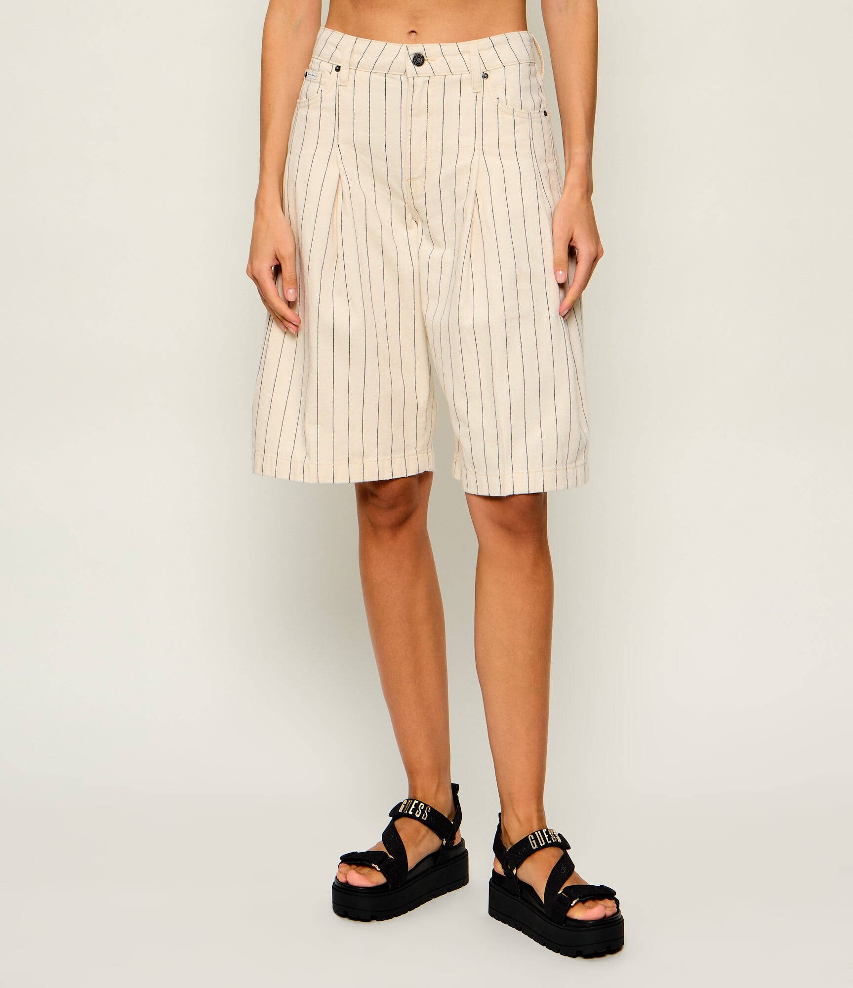 GUESS JEANS De blugi bermude | Relaxed fit