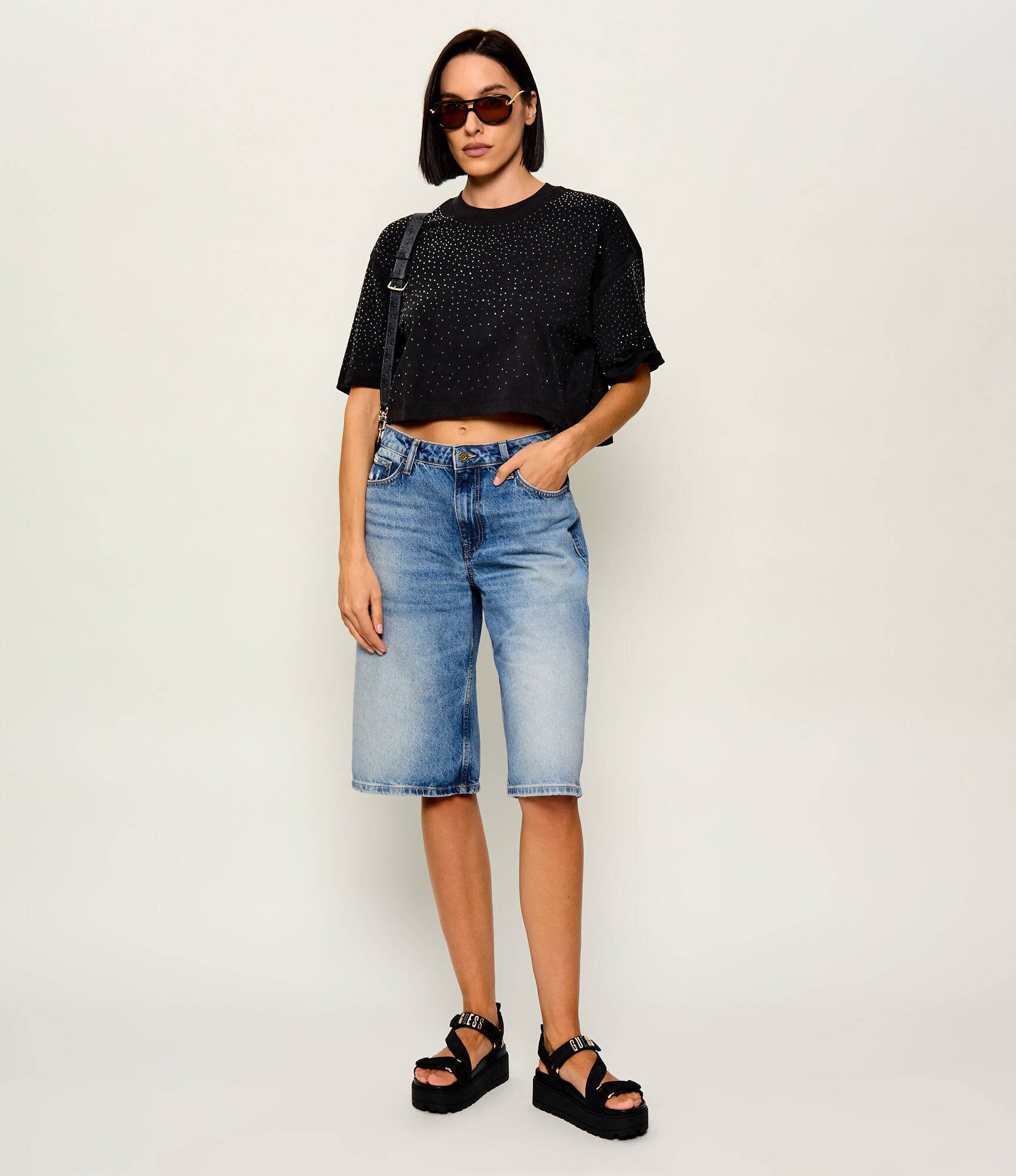 GUESS JEANS De blugi bermudy | Loose fit