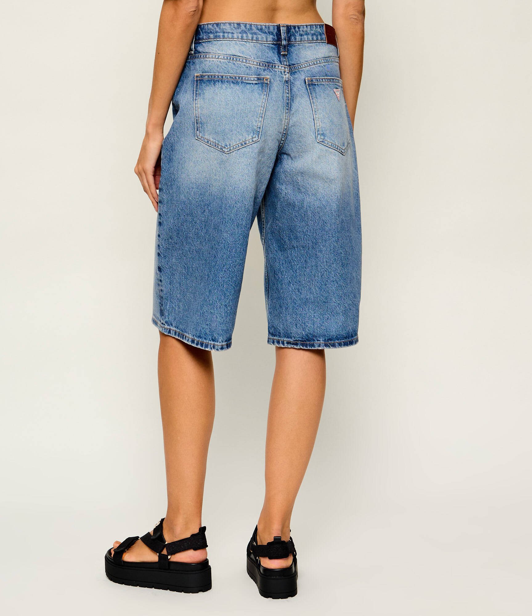 GUESS JEANS De blugi bermudy | Loose fit