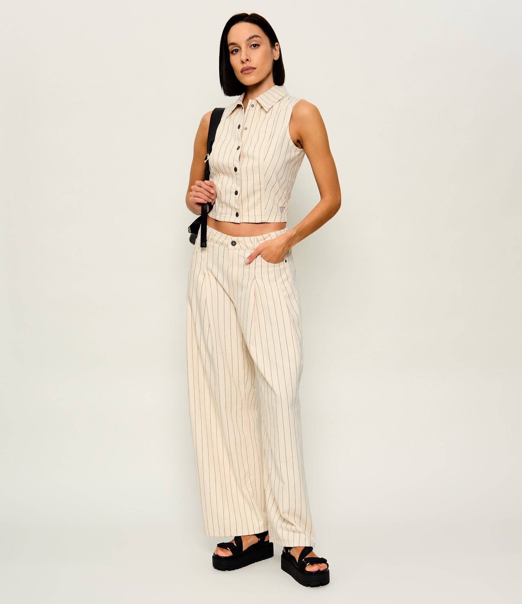 GUESS JEANS Pantaloni G12 | Loose fit