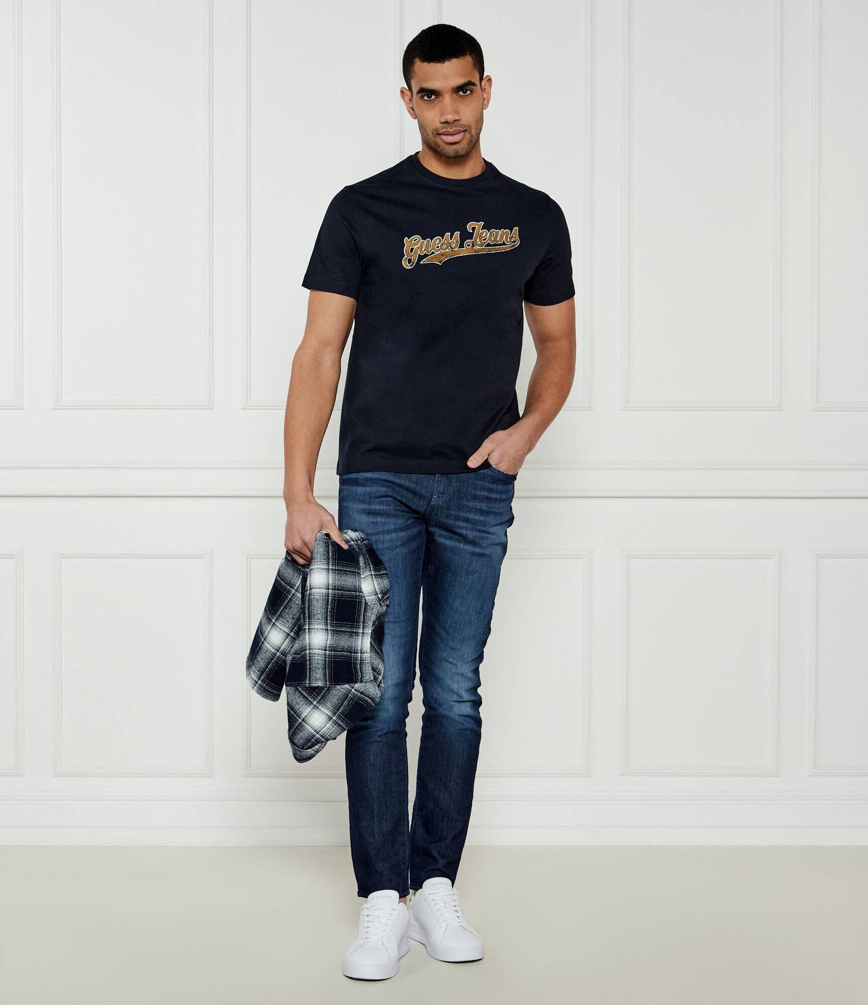 GUESS JEANS Tricou 1981 | Regular Fit