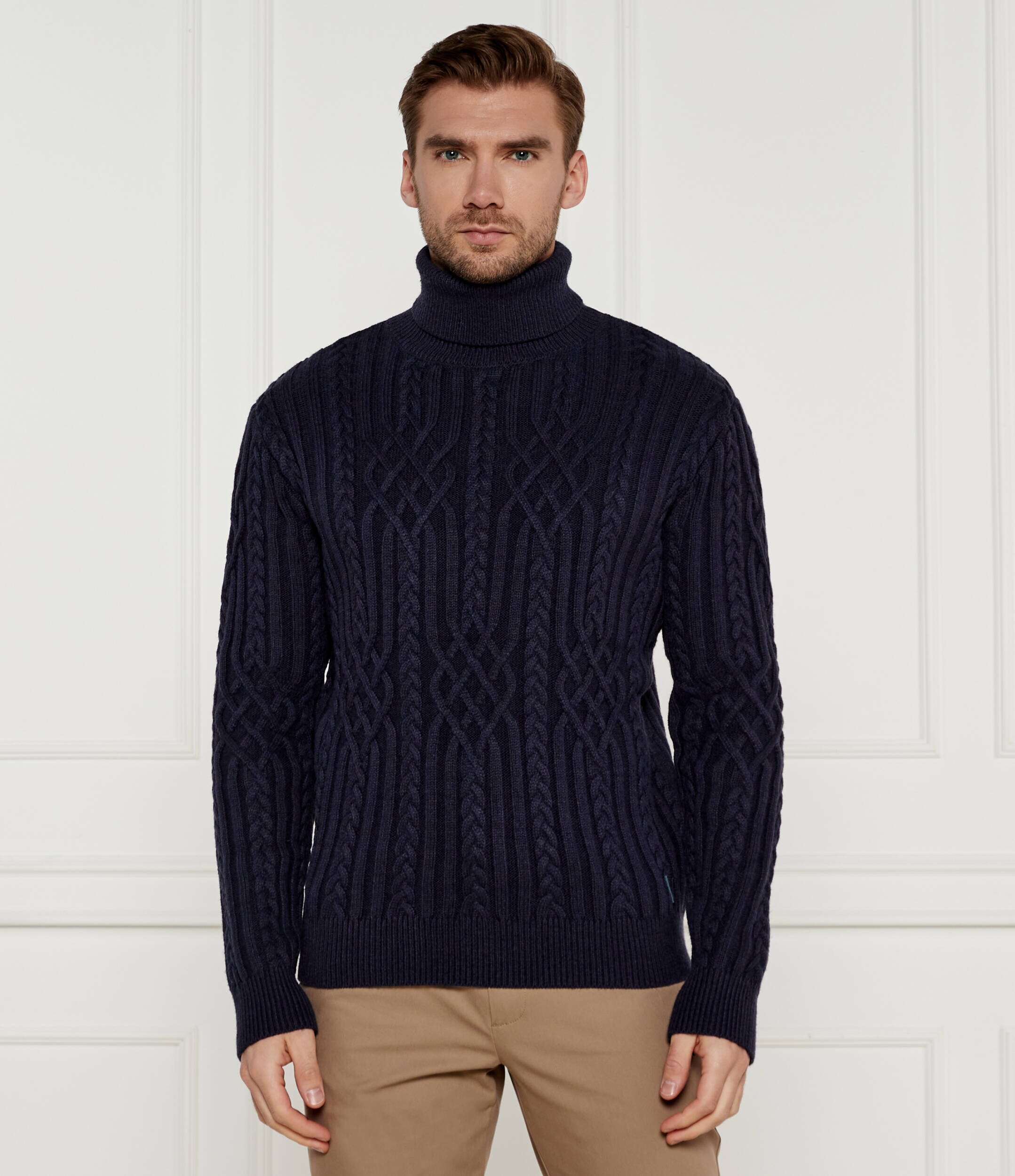 GUESS Maletă EVANDER | Regular Fit cu adaos de lână