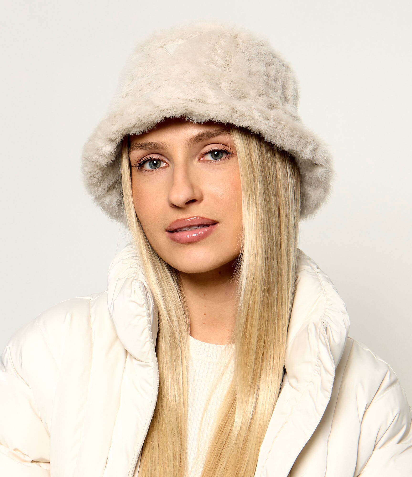 GUESS Pălărie Ilde