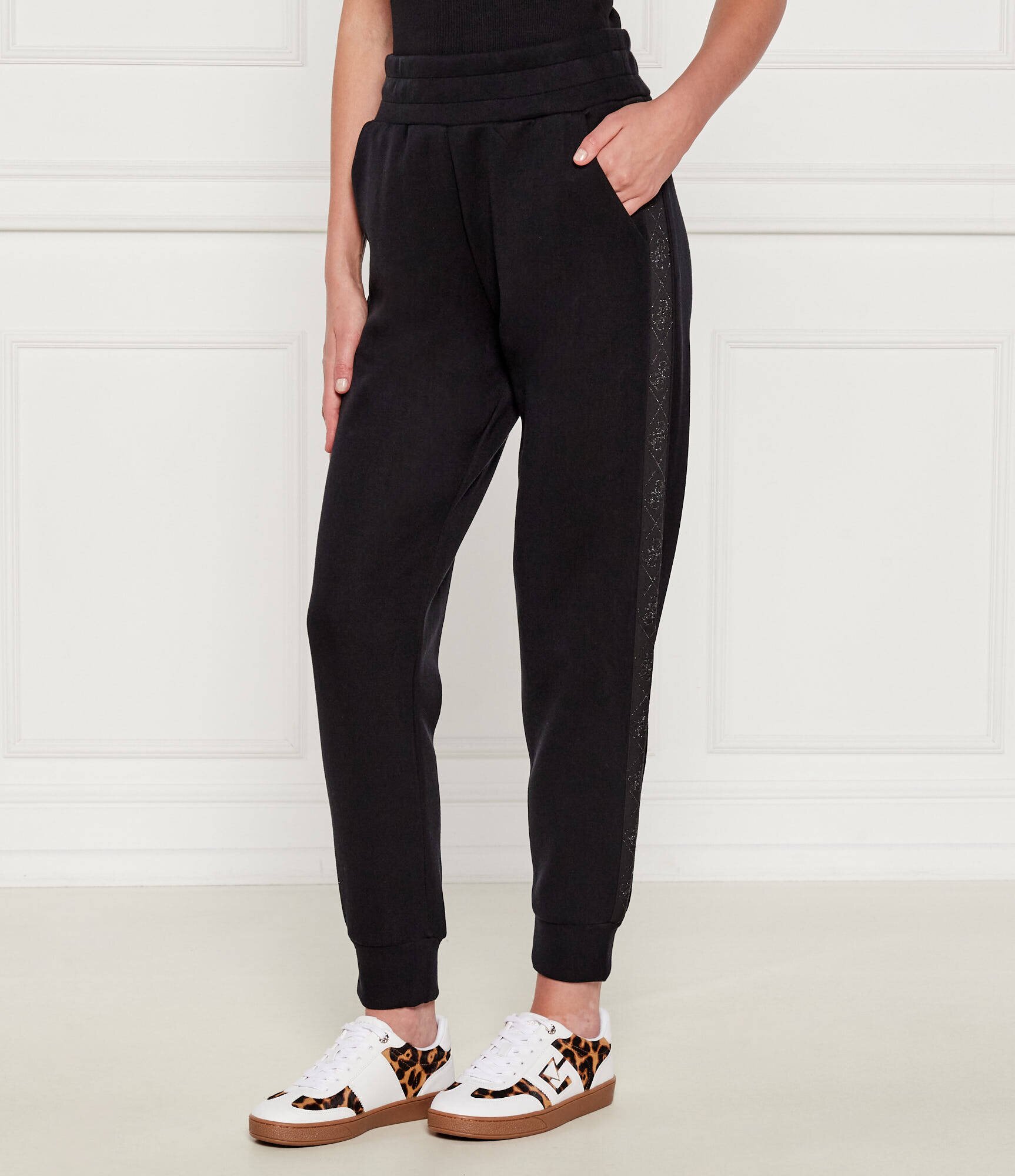 GUESS Pantaloni de trening NEW VICTOIRE | regular fit