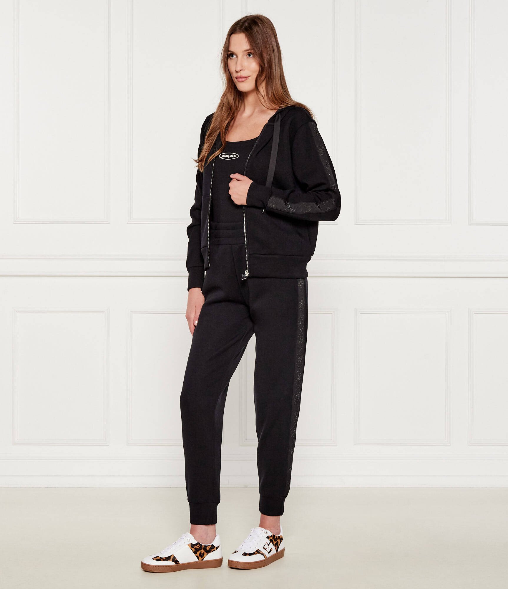 GUESS Pantaloni de trening NEW VICTOIRE | regular fit