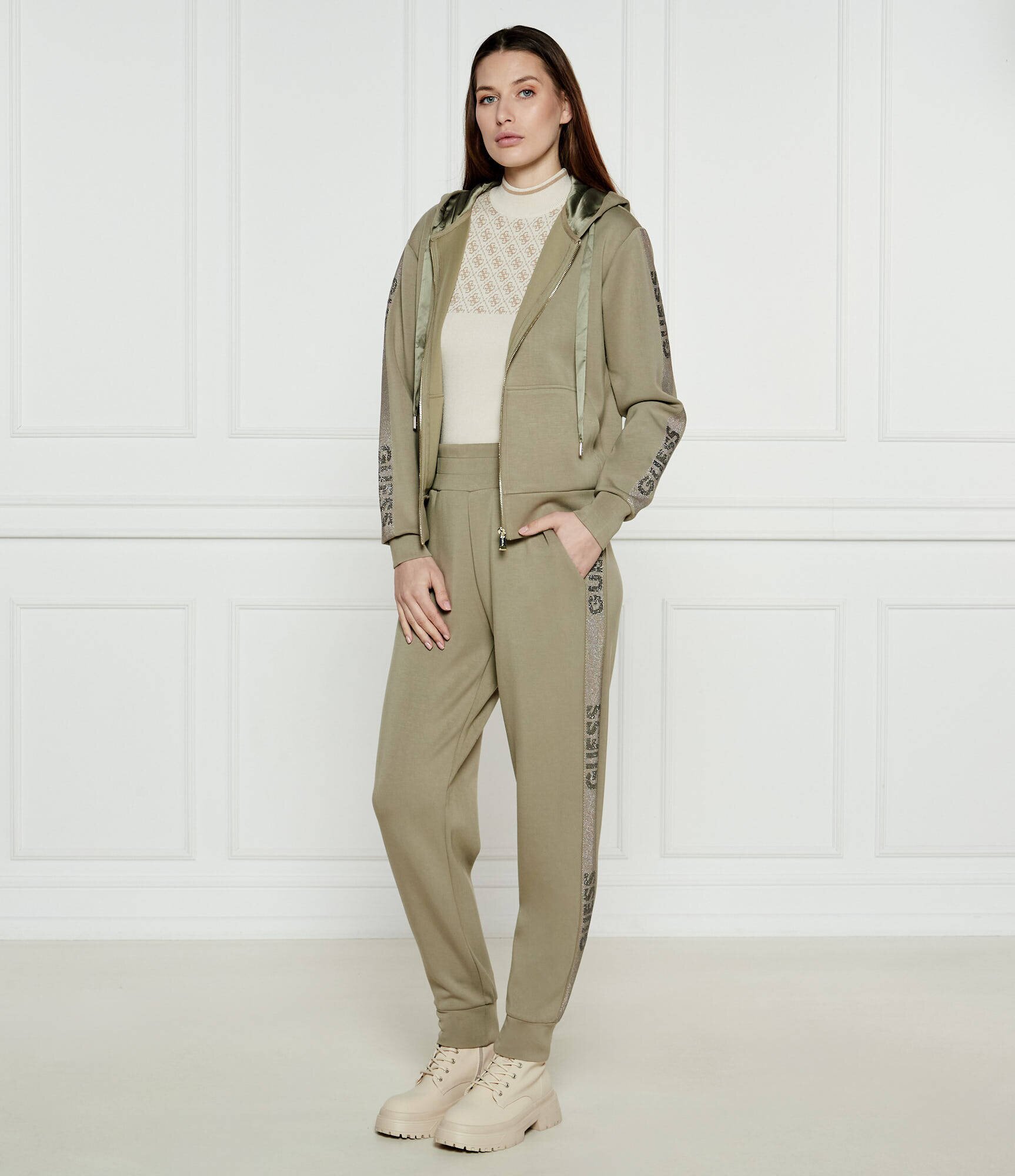 GUESS Pantaloni de trening VICTOIRE | Regular Fit
