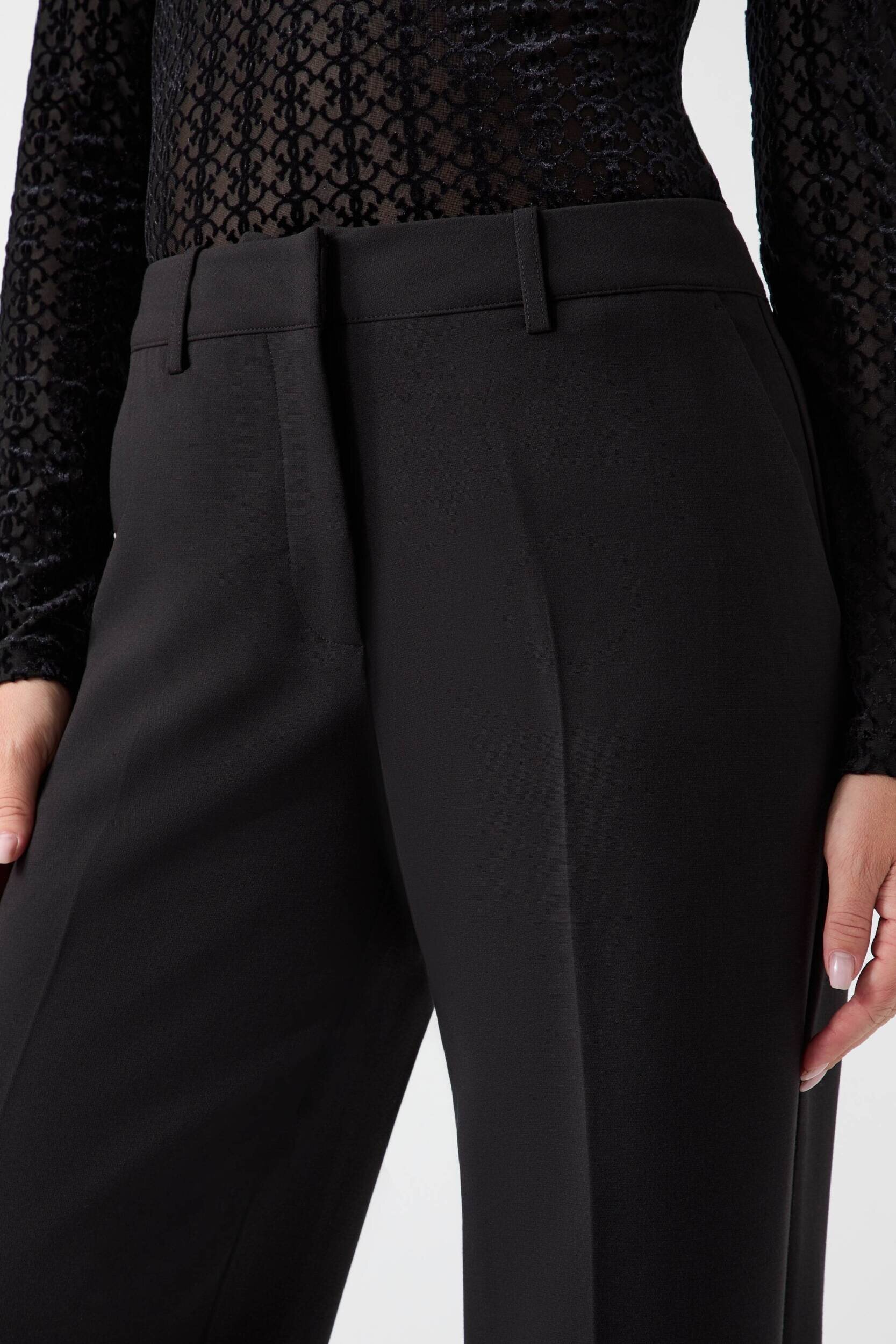 GUESS Pantaloni New Joandra | Relaxed fit