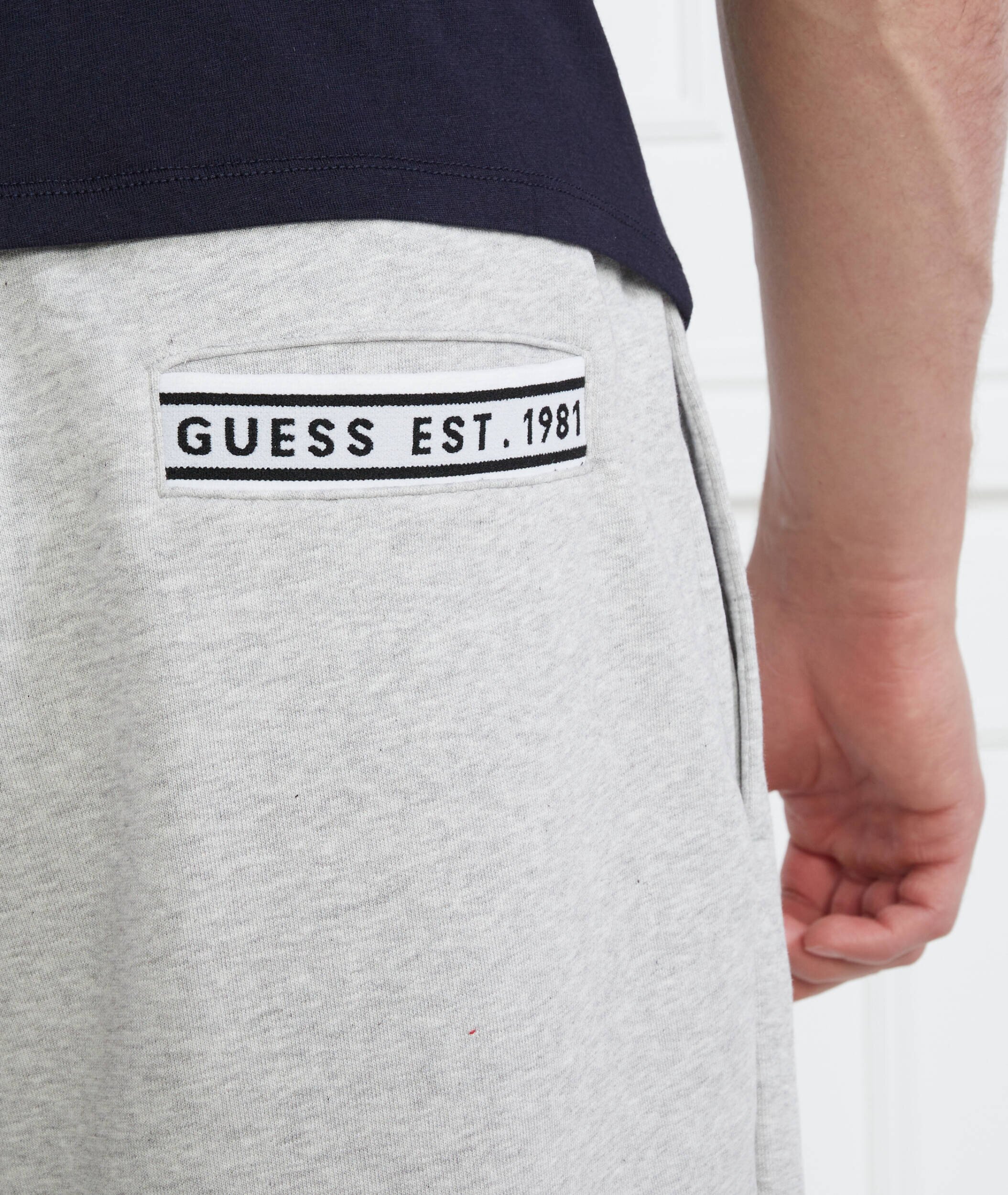GUESS Pantaloni scurți CLOVIS | Slim Fit