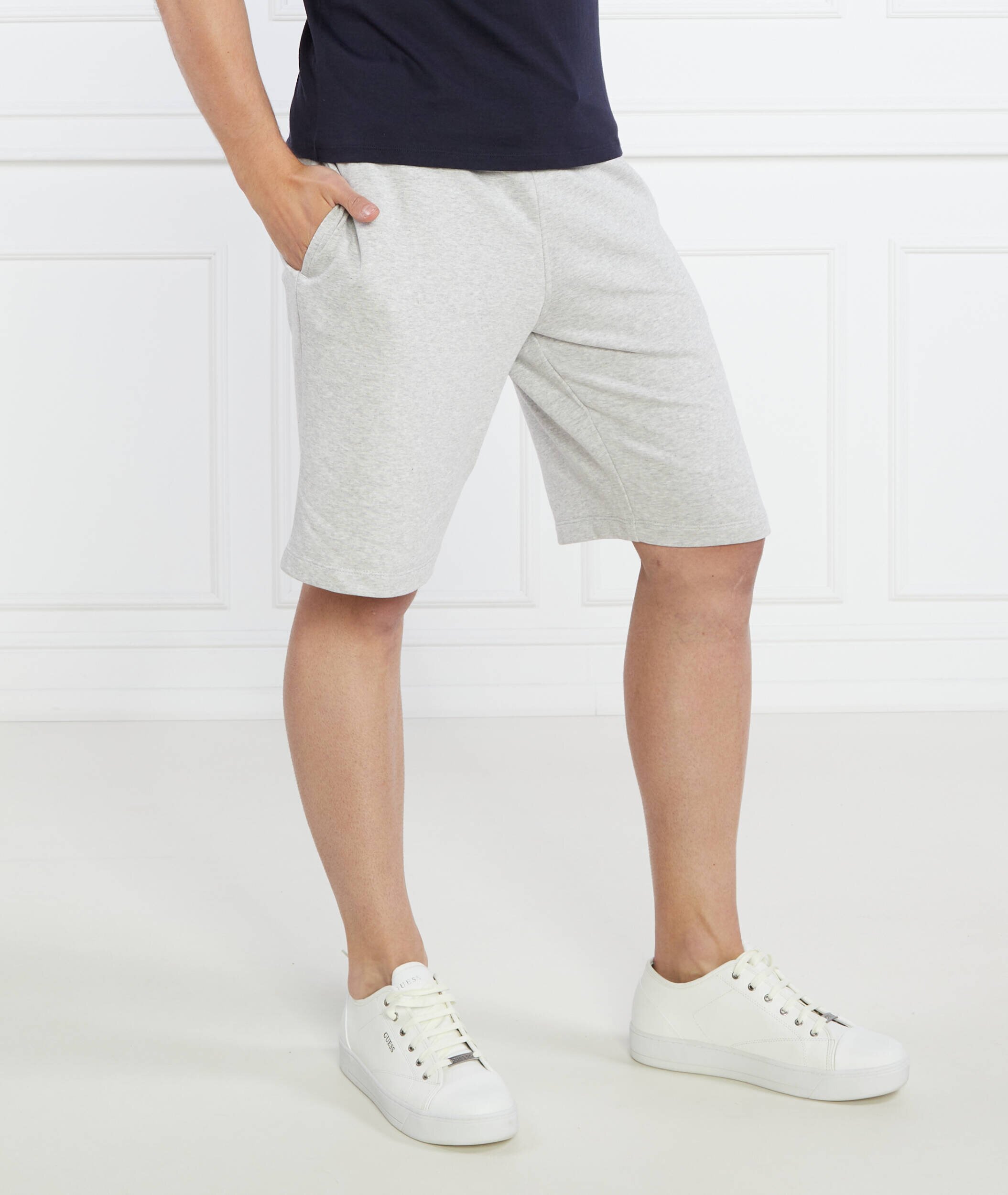 GUESS Pantaloni scurți CLOVIS | Slim Fit