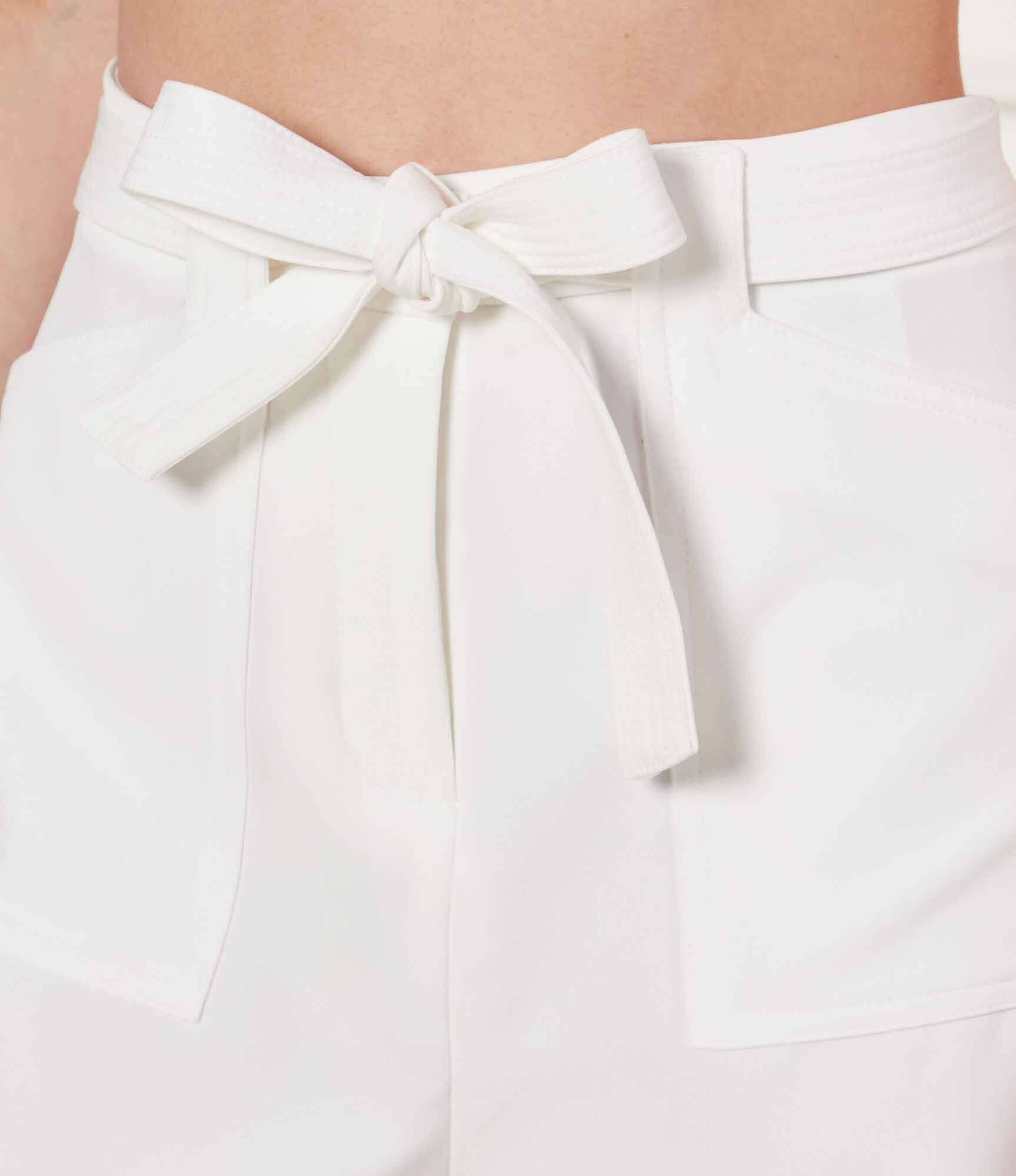 GUESS Pantaloni scurți + curea NEW VALENTINA | Loose fit